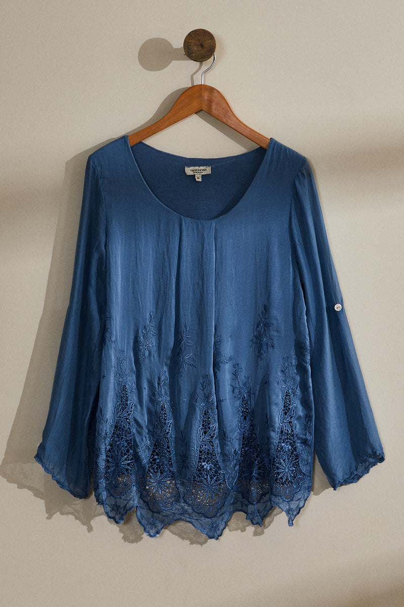 Blouse en soie en dentelle bleue