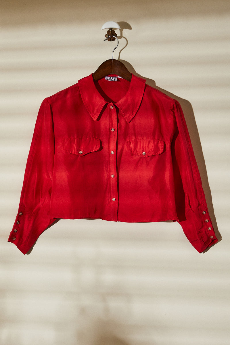 Chemise courte en soie rouge