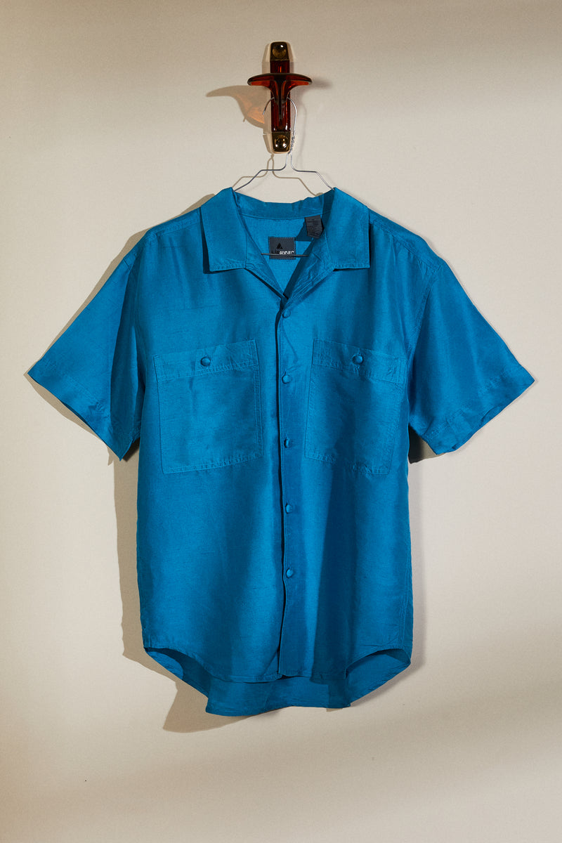Chemise en soie turquoise