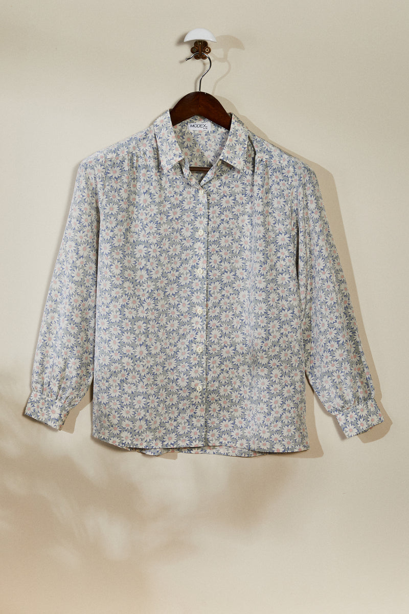 Chemise grise à petites fleurs