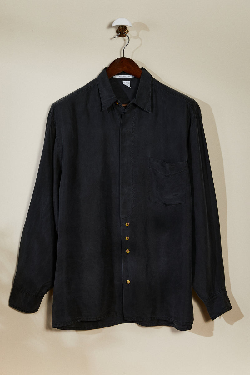Chemise en soie noire longue