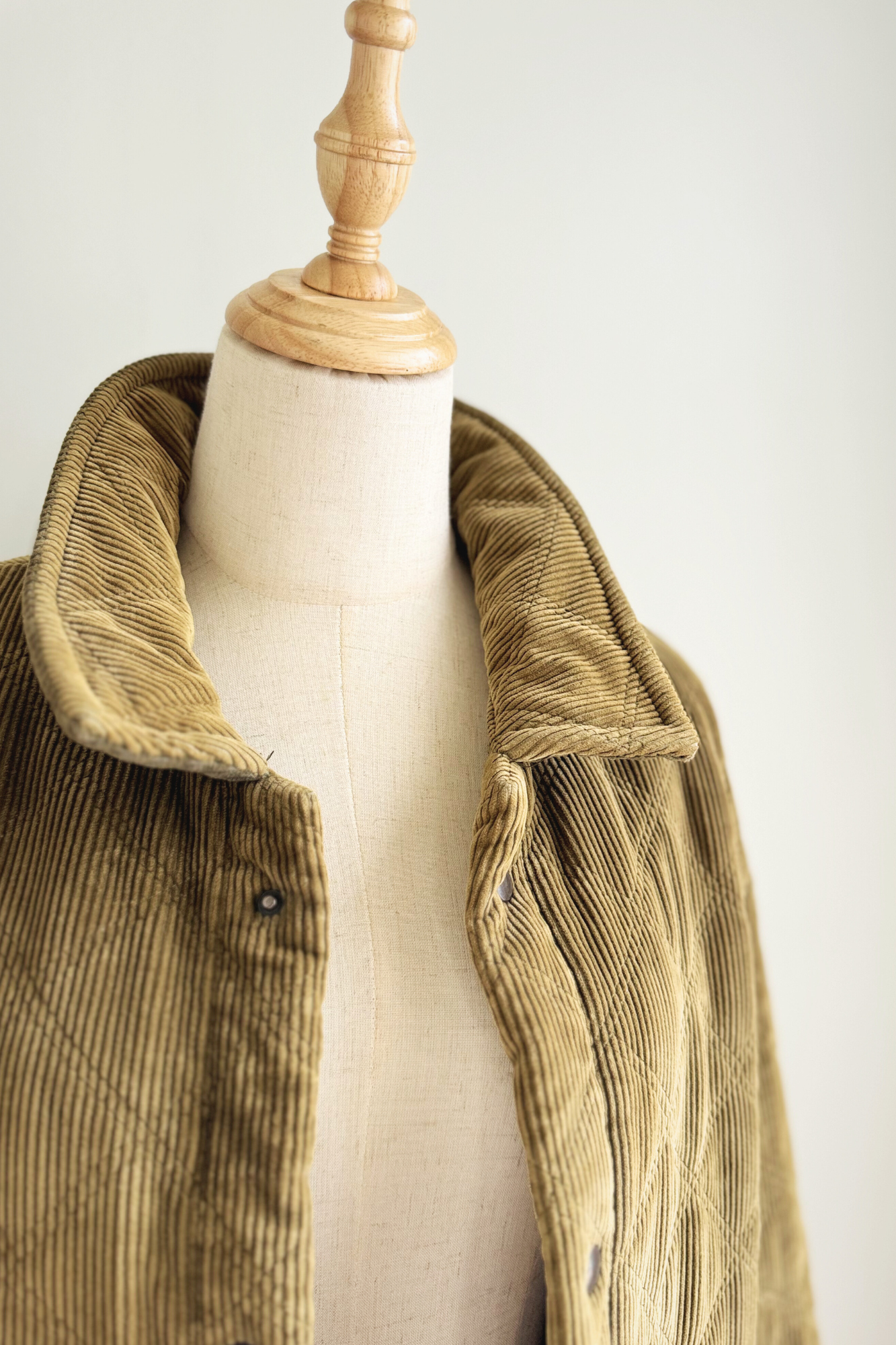 Blouson matelassé en velours kaki