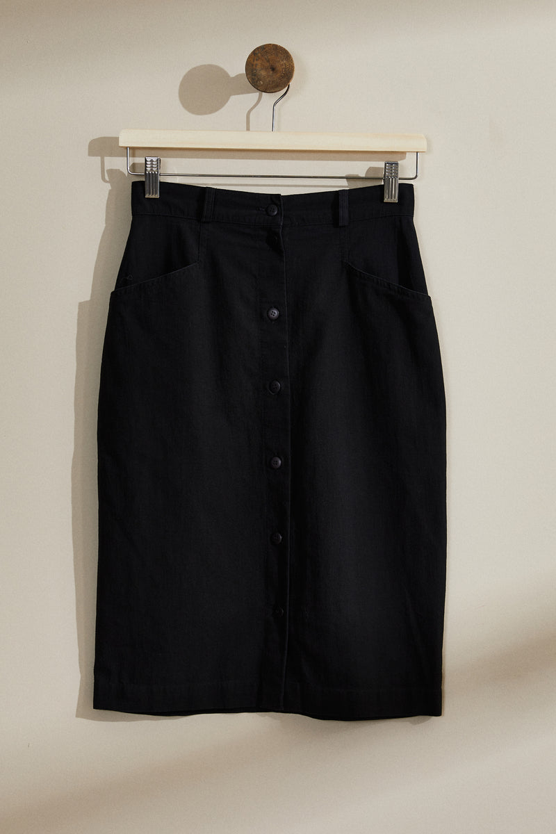 Short black buttoned skirt