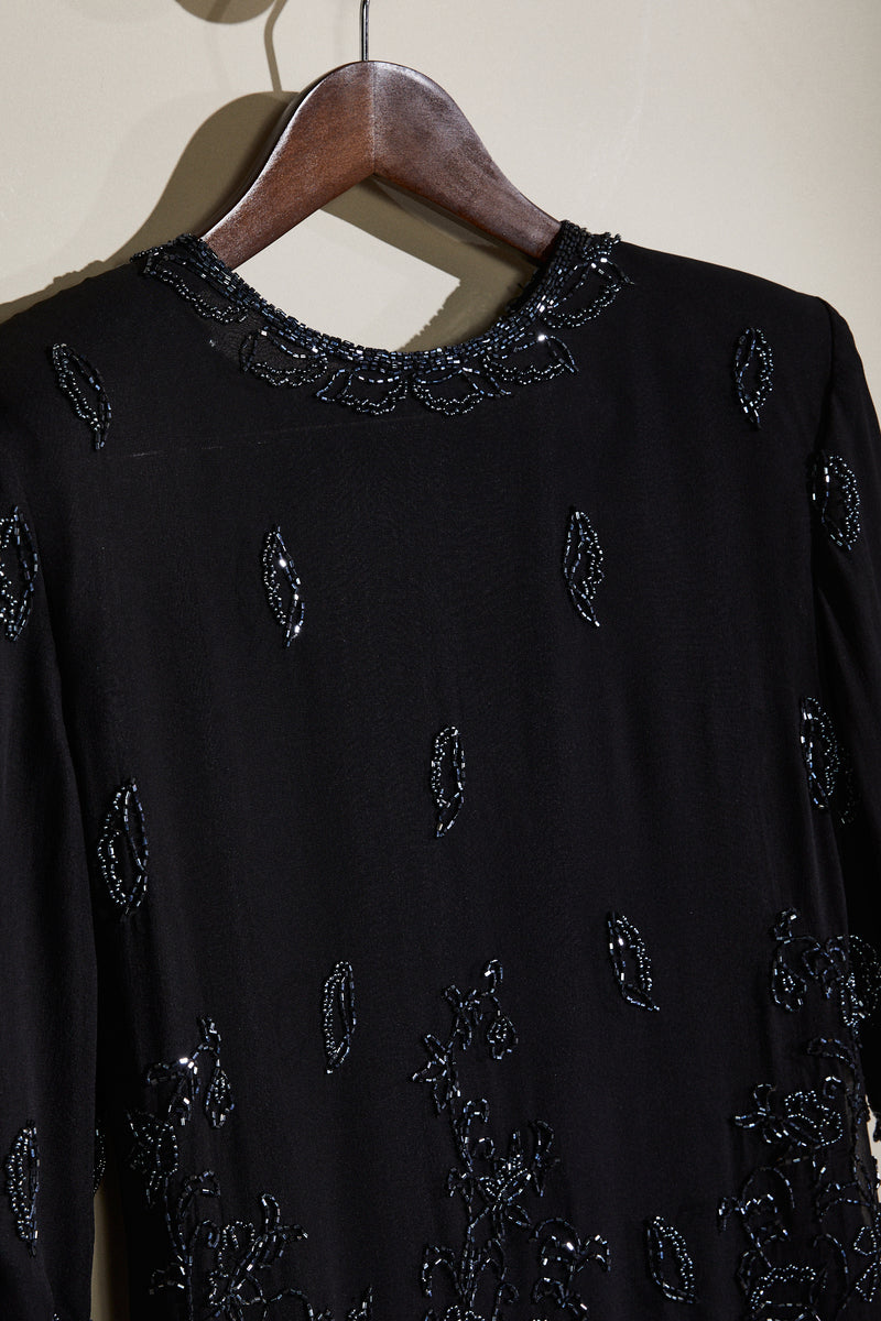 Robe midi en soie brodée noire