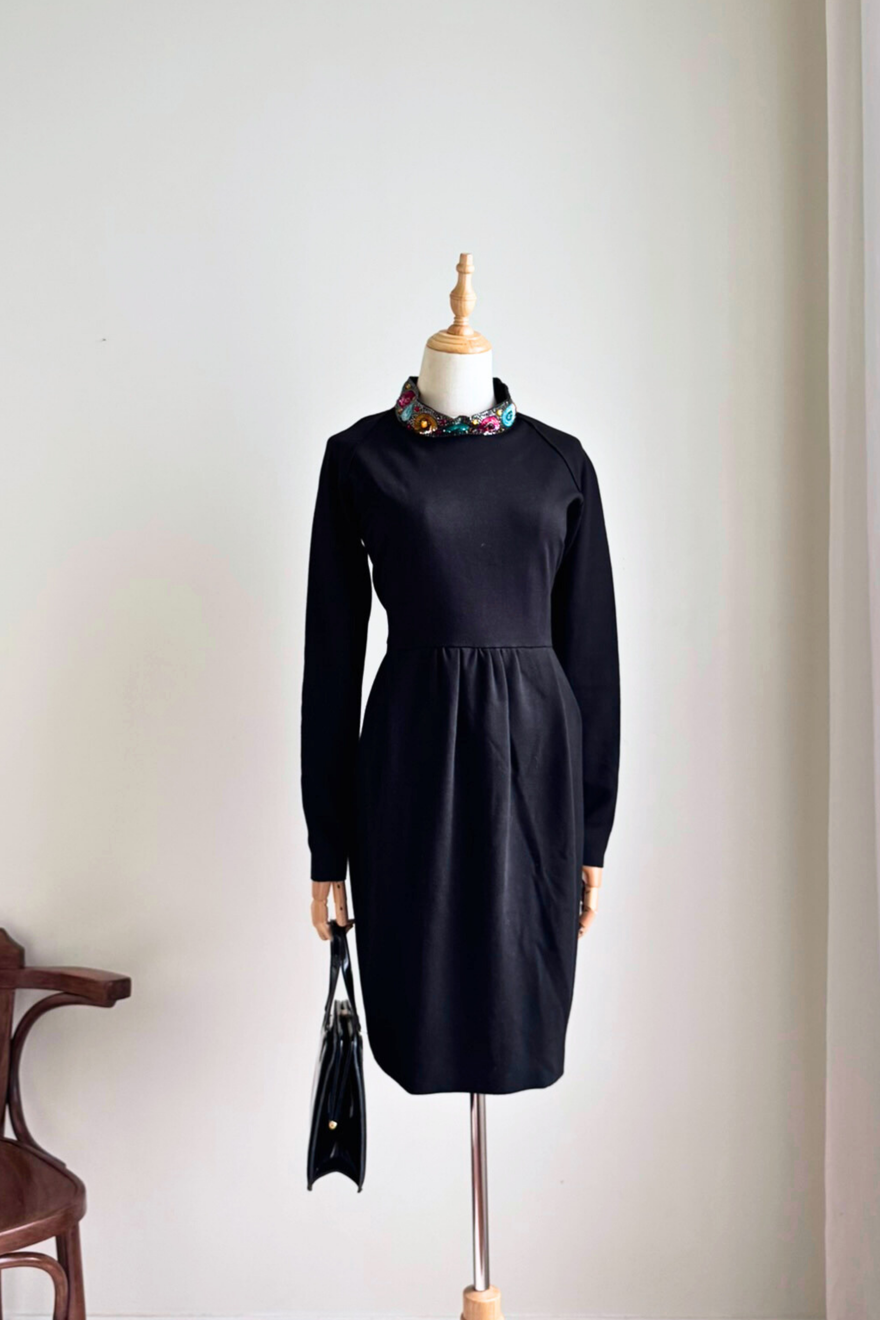 Short black dress with sequin collar