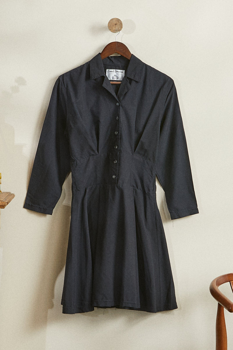 Robe courte chemise plissée noire