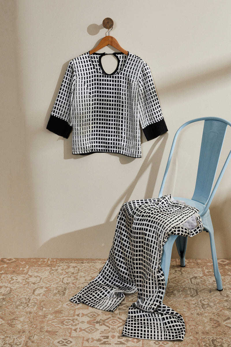 Graphic pants and blouse set