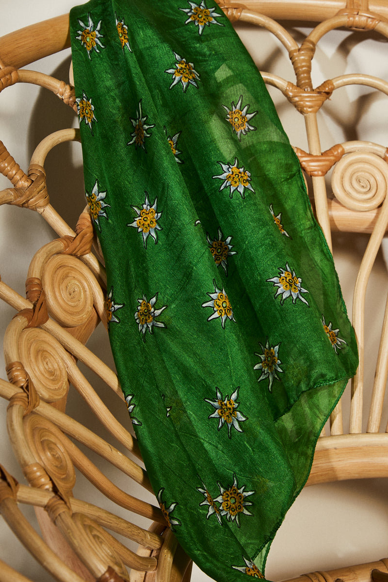 Foulard en soie imprimé soleils vert