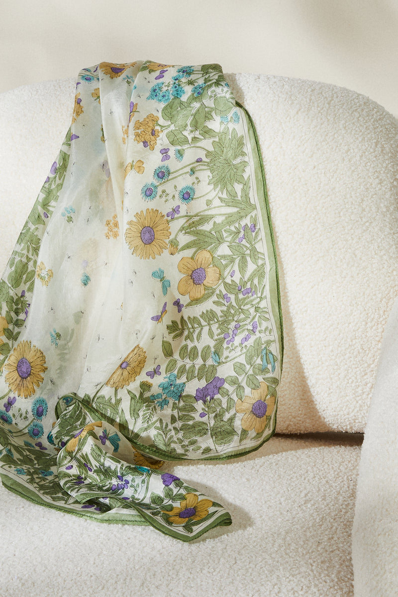 Foulard en soie imprimé fleuri vert
