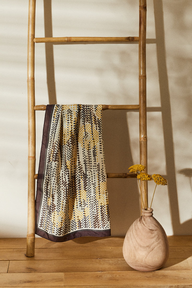 Foulard en soie imprimé à pois