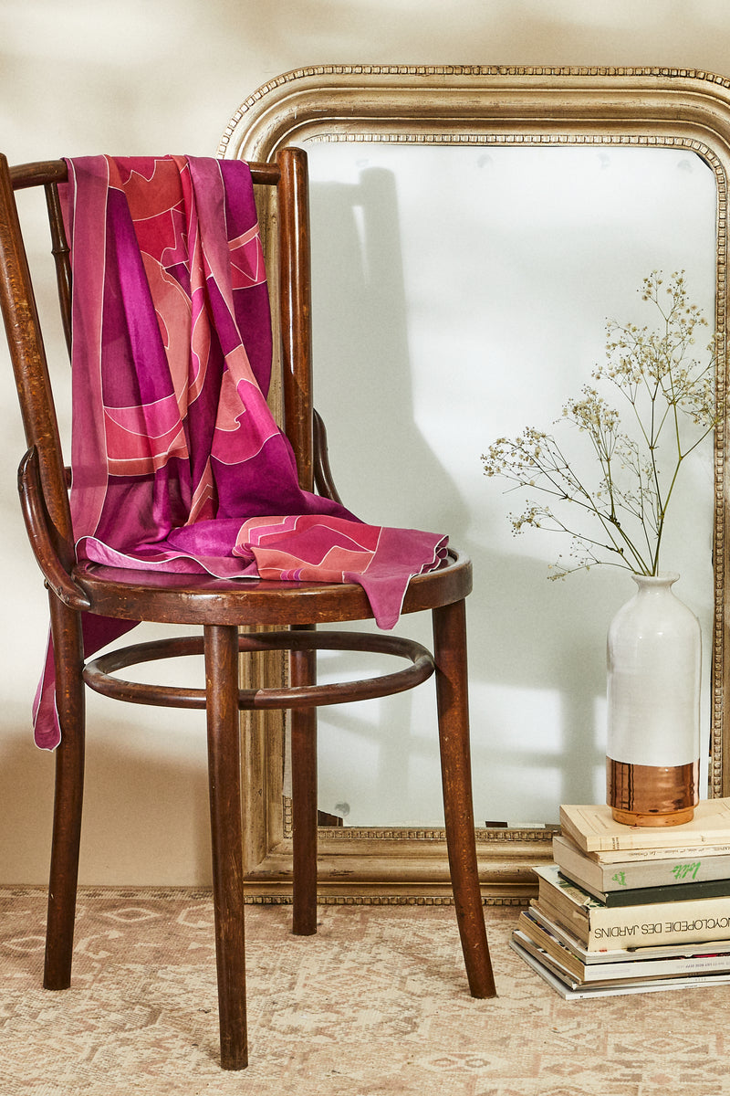 Foulard en soie imprimé abstrait rose fuchsia