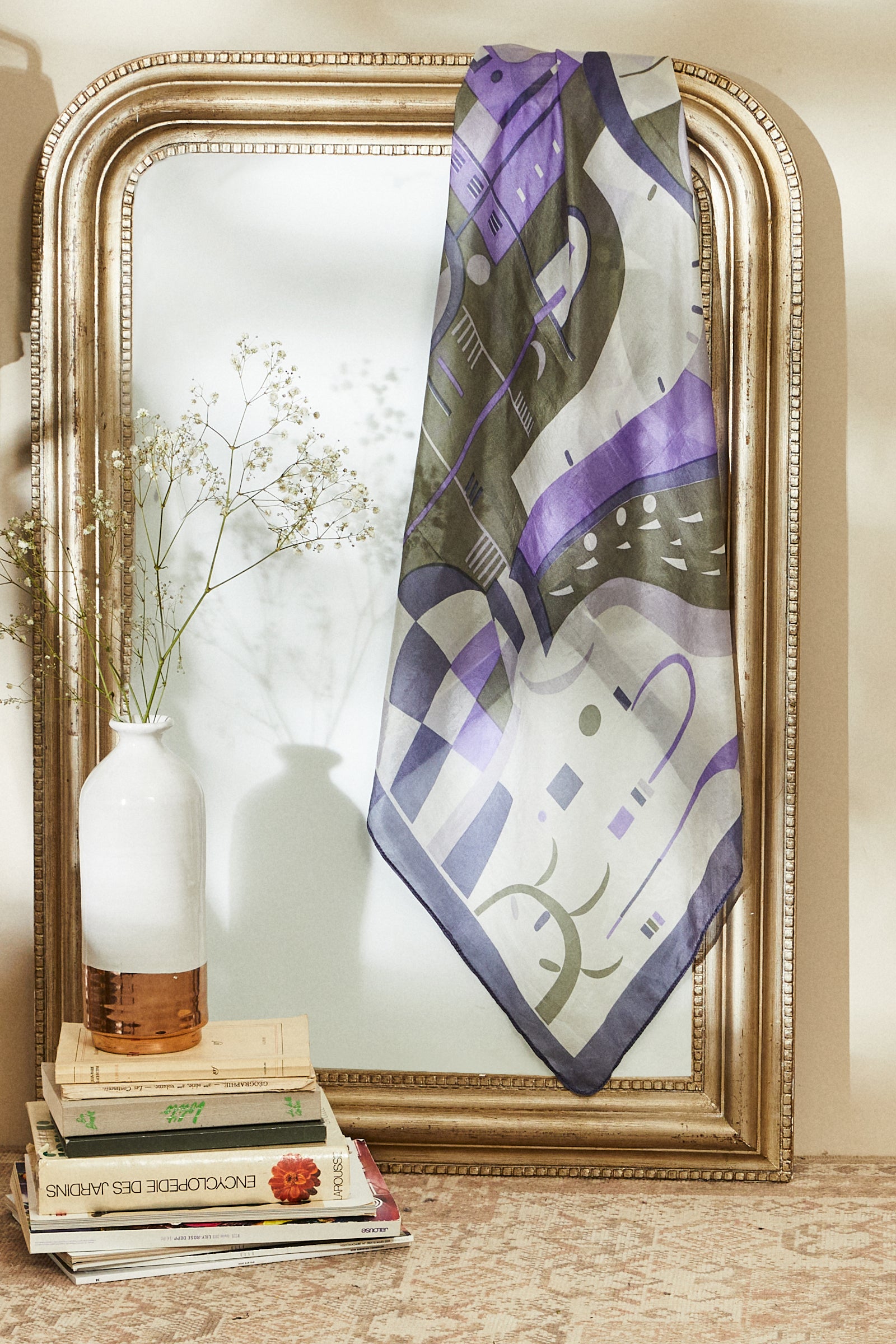 Foulard en soie imprimé paysage violet