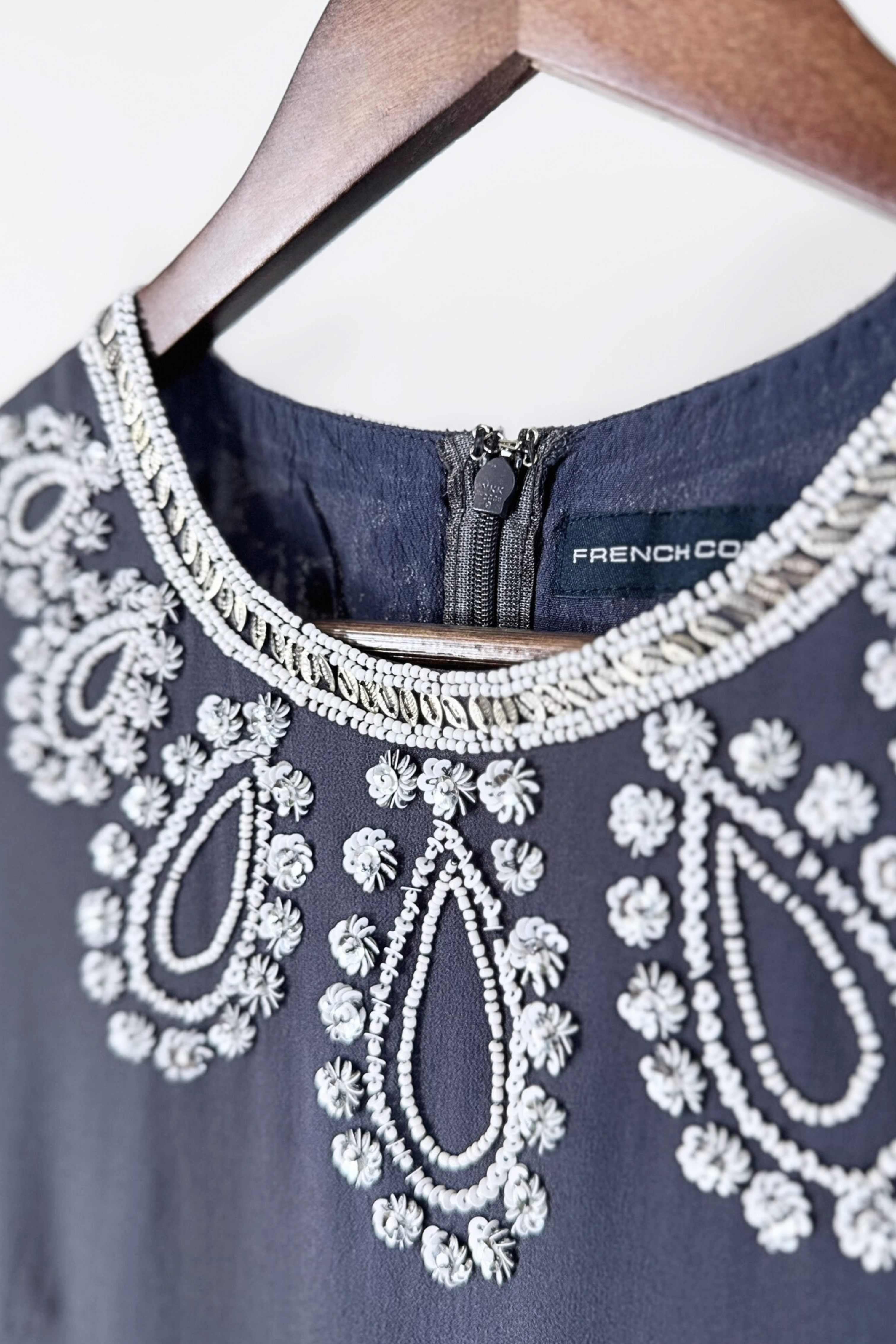 Blouse longue en soie brodée sequins marine