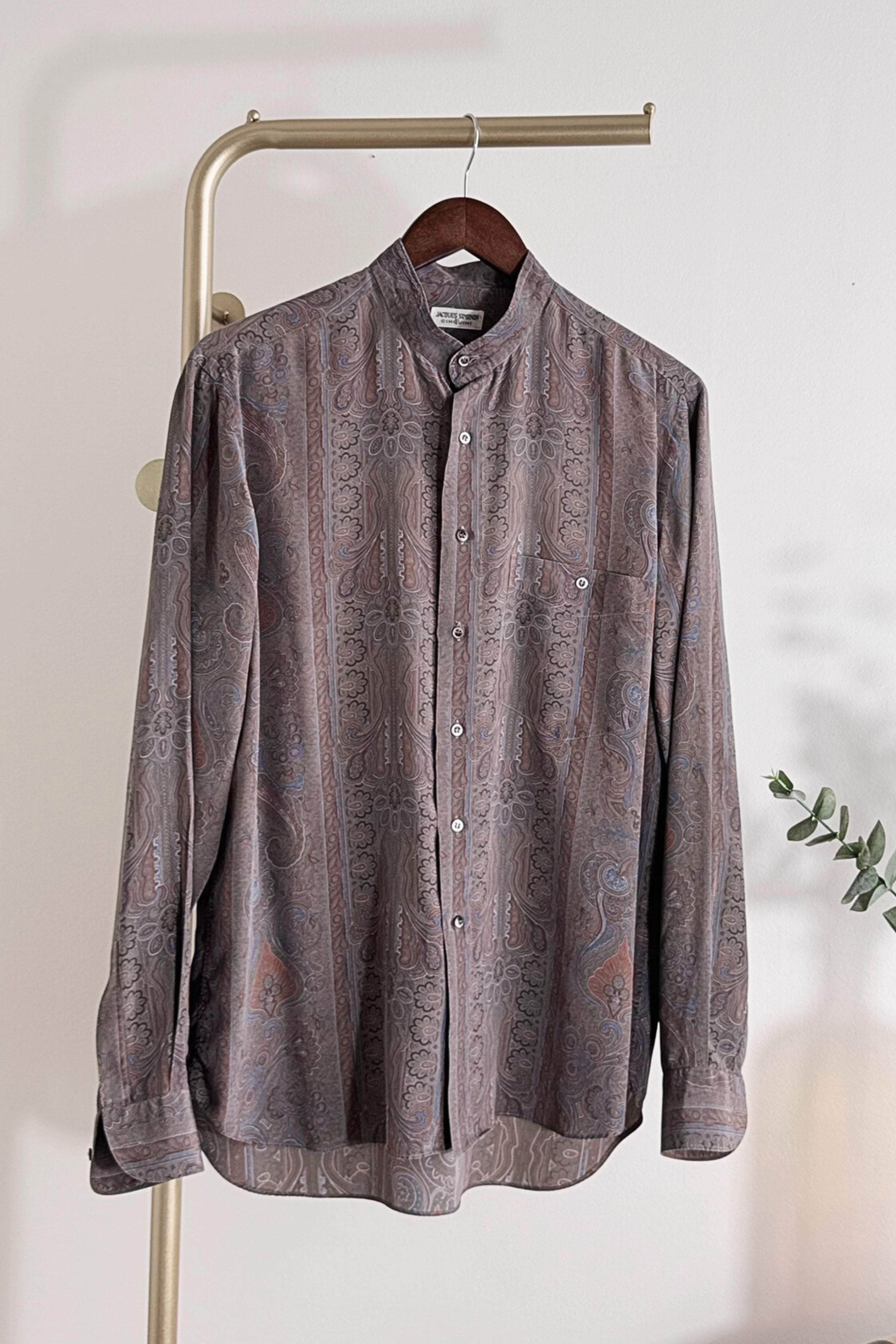 Chemisier en soie à motifs paisley gris