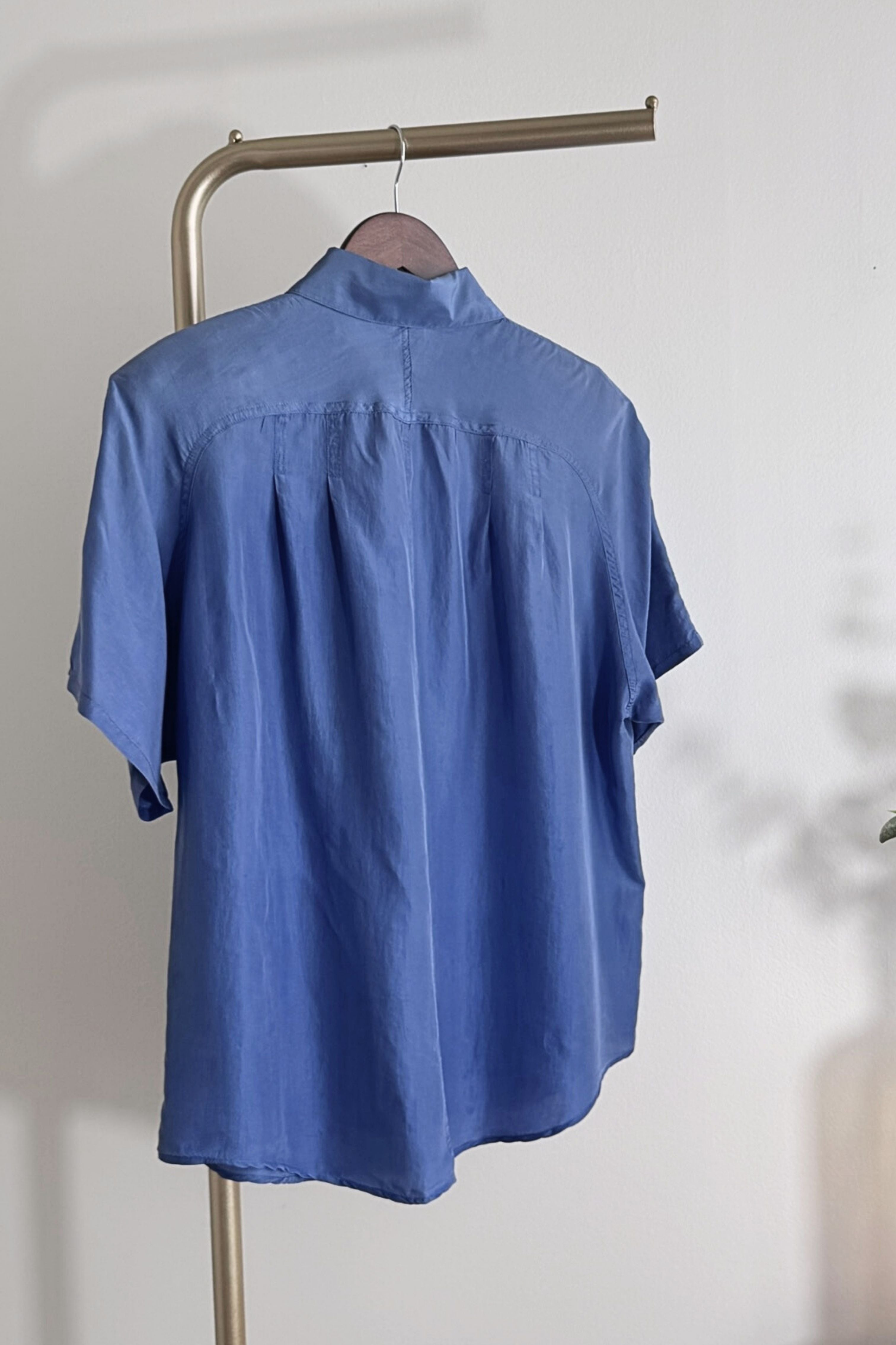 Chemisier en soie bleu violet