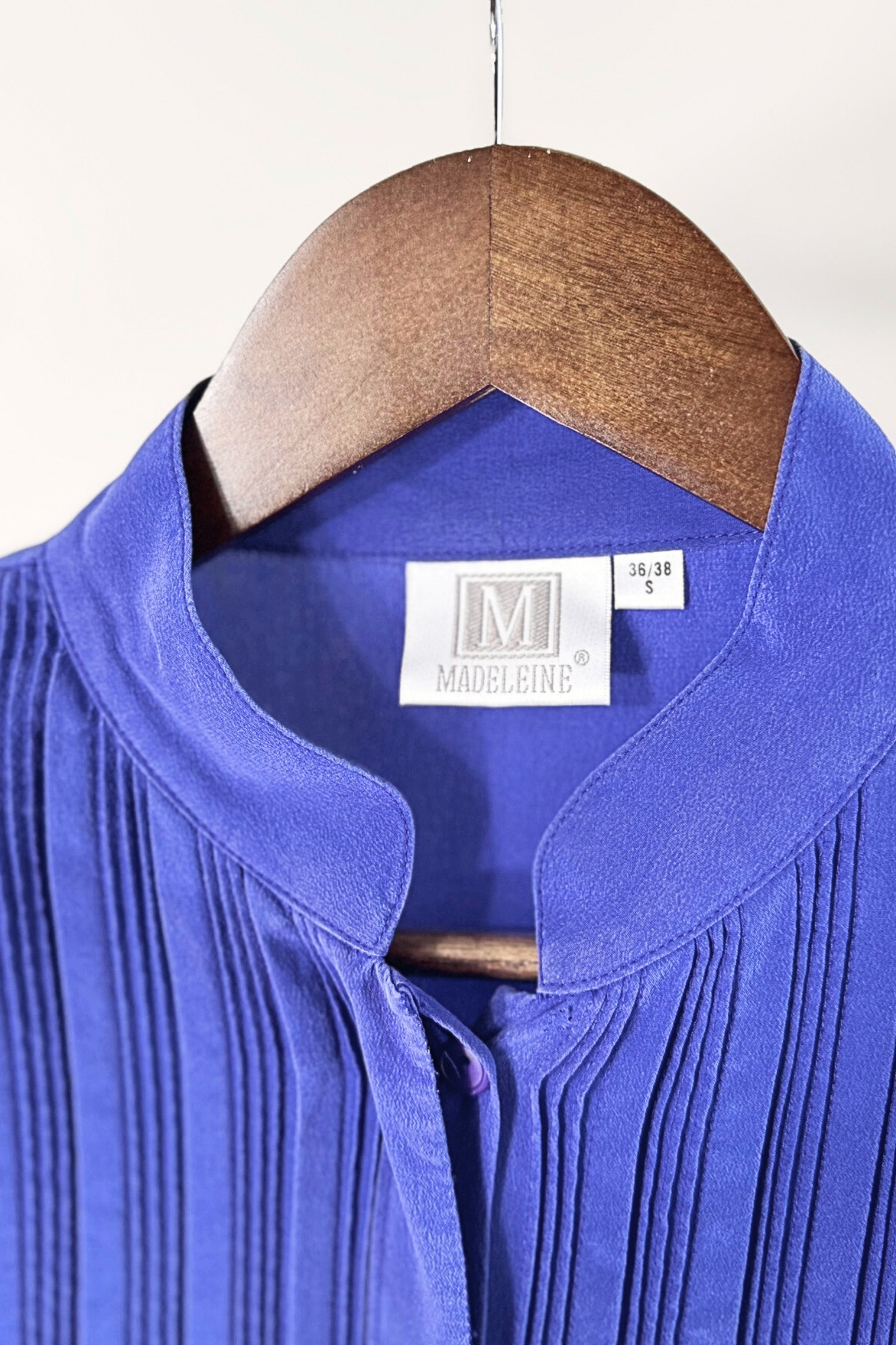 Chemise plissée en soie violette