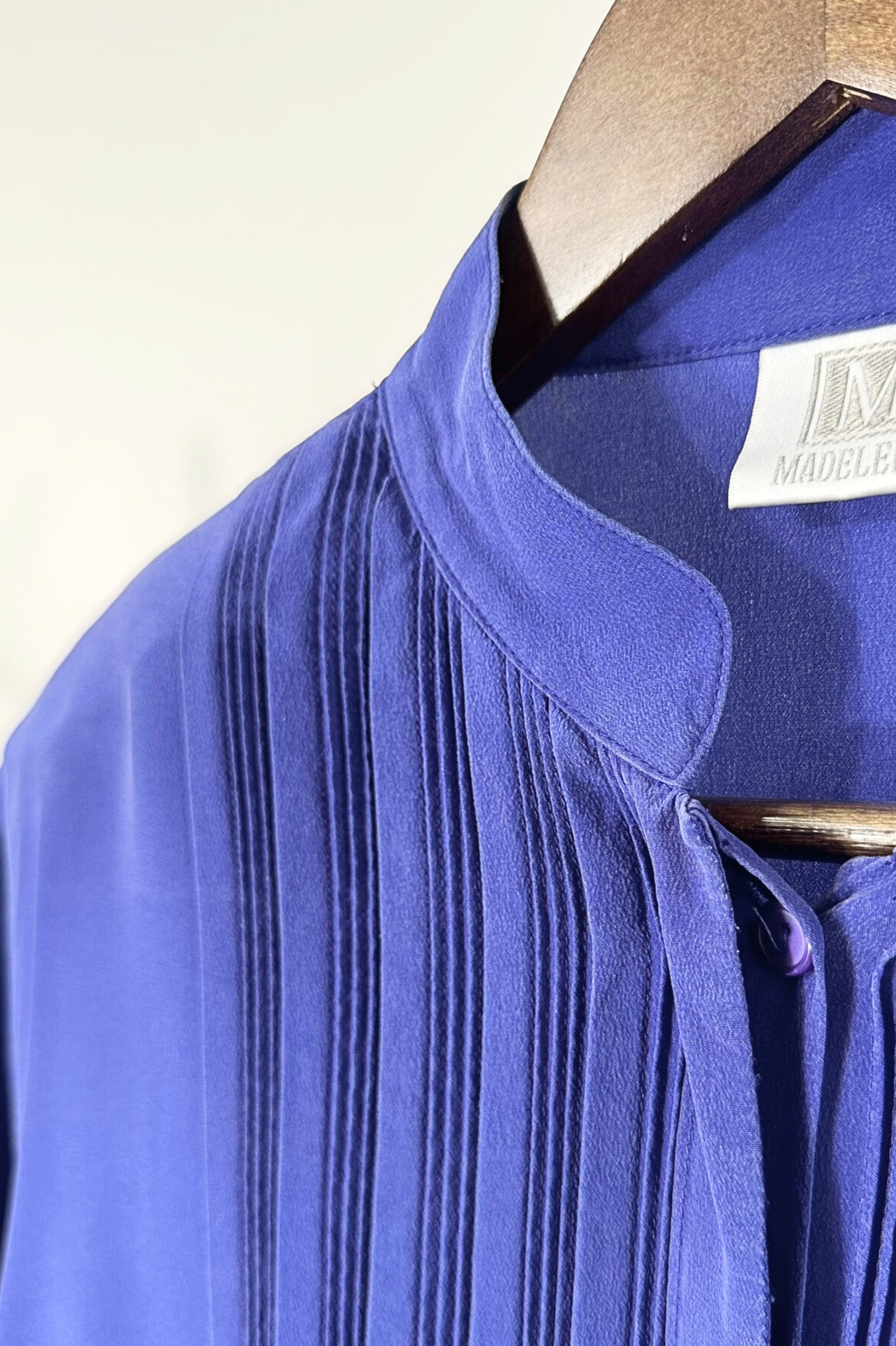 Chemise plissée en soie violette