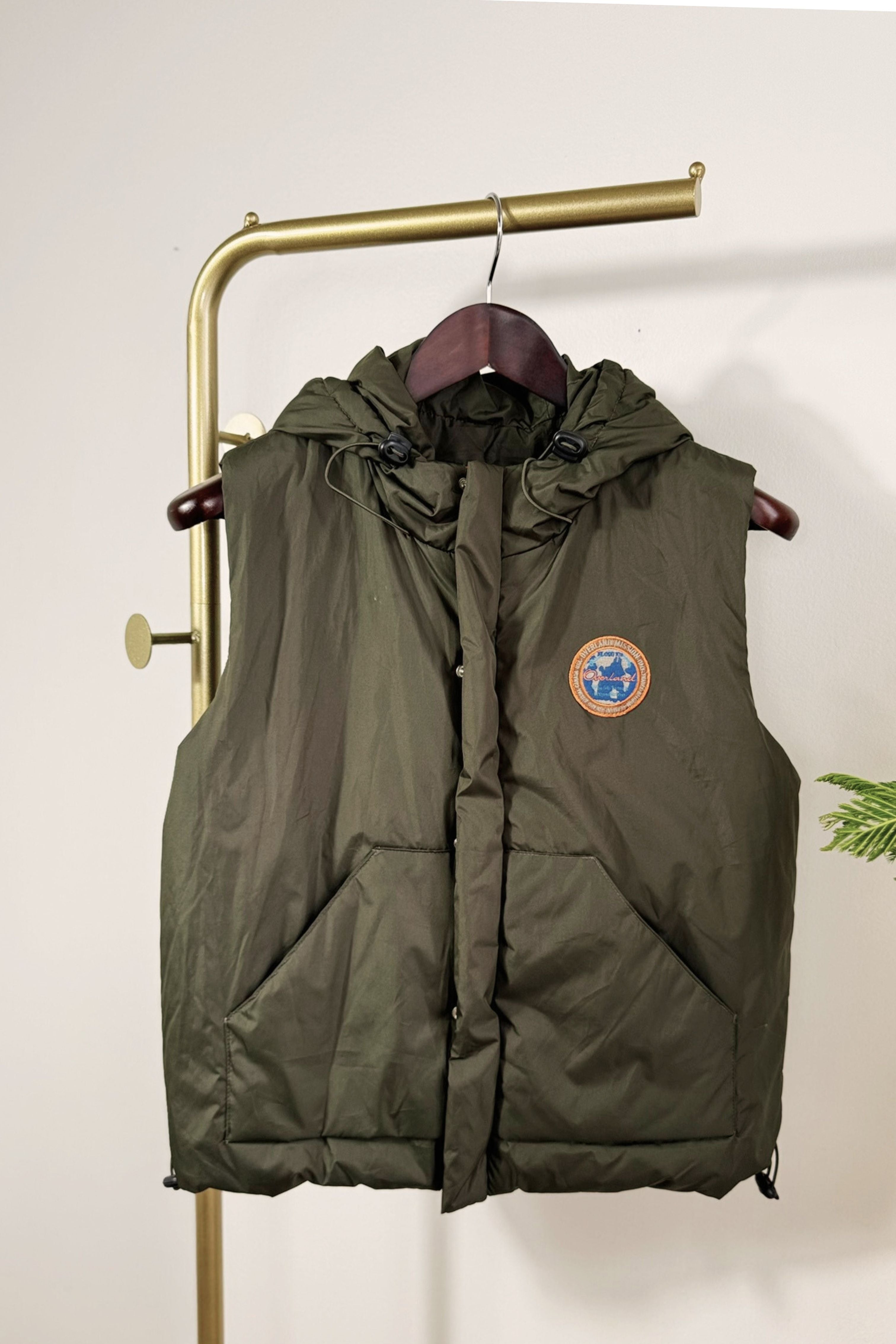 Checked sleeveless down jacket