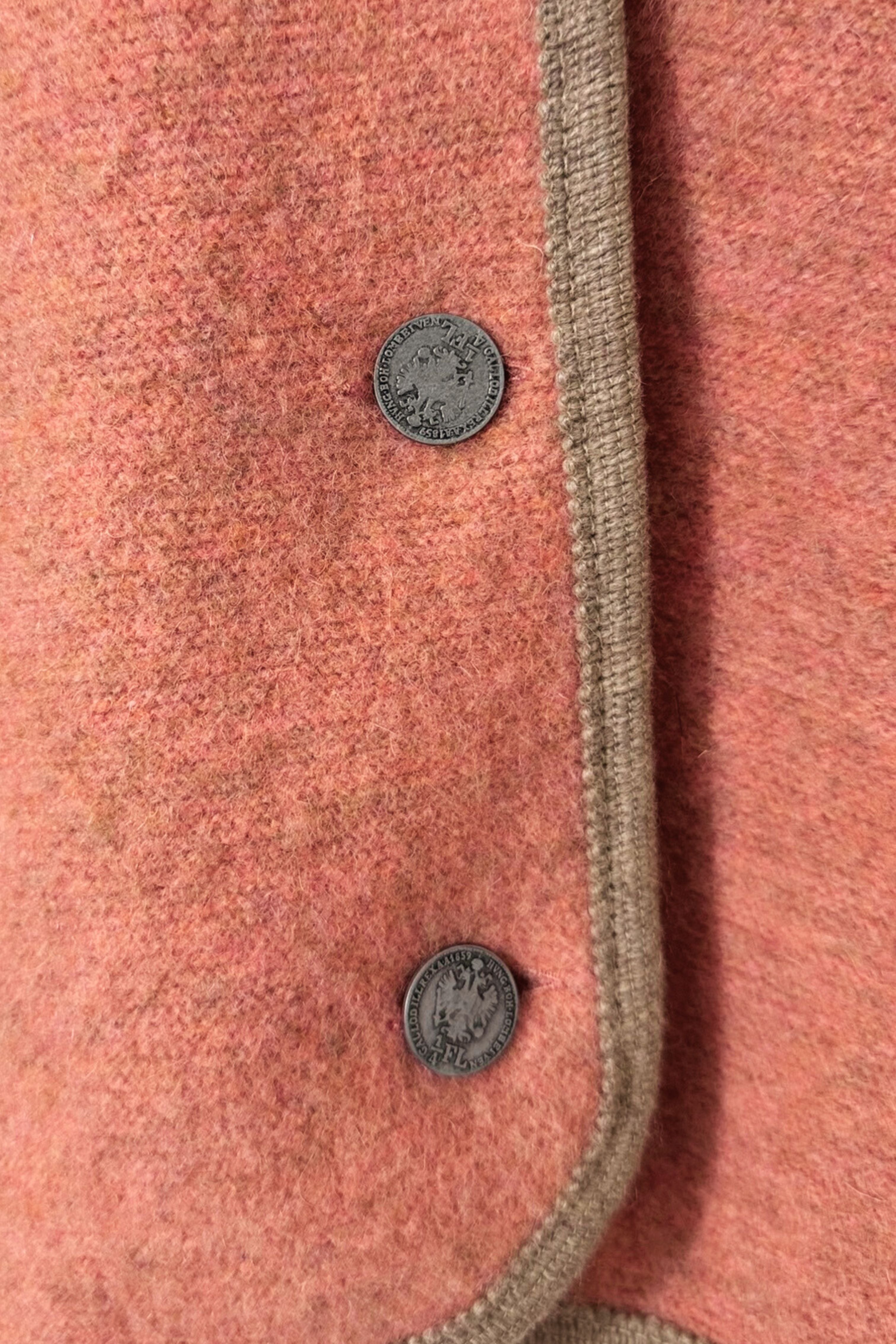Veste autrichienne en laine rose
