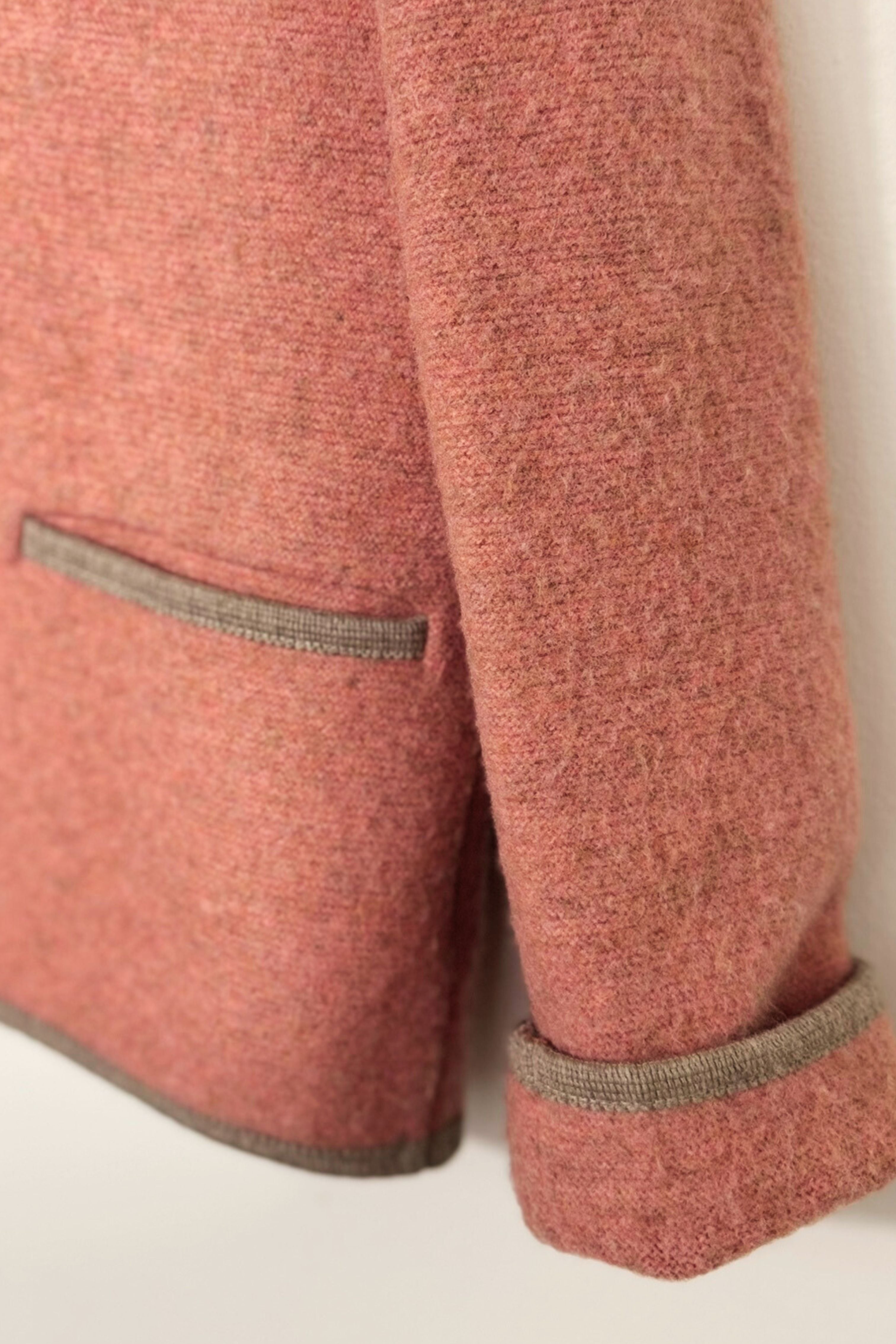 Veste autrichienne en laine rose
