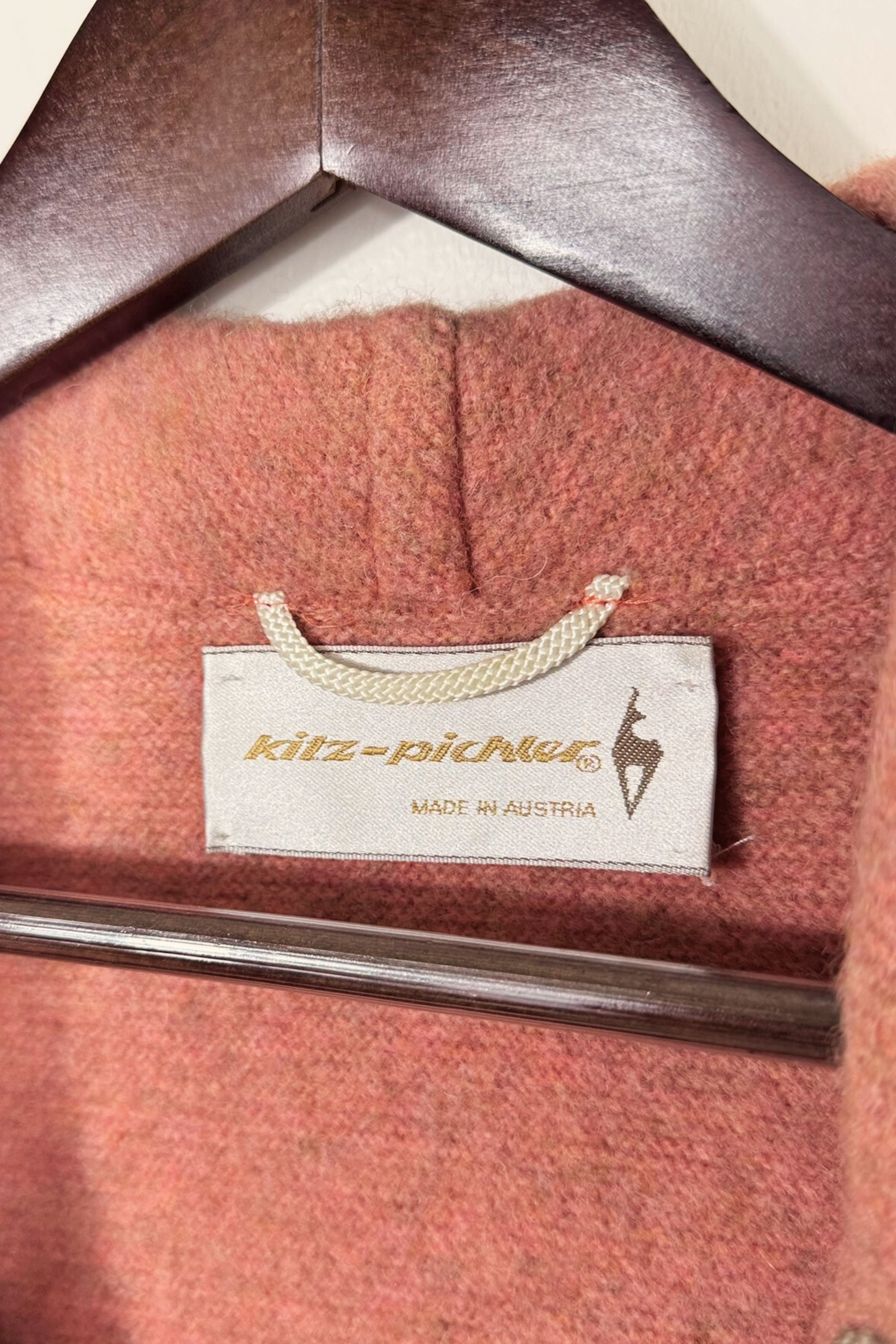 Veste autrichienne en laine rose