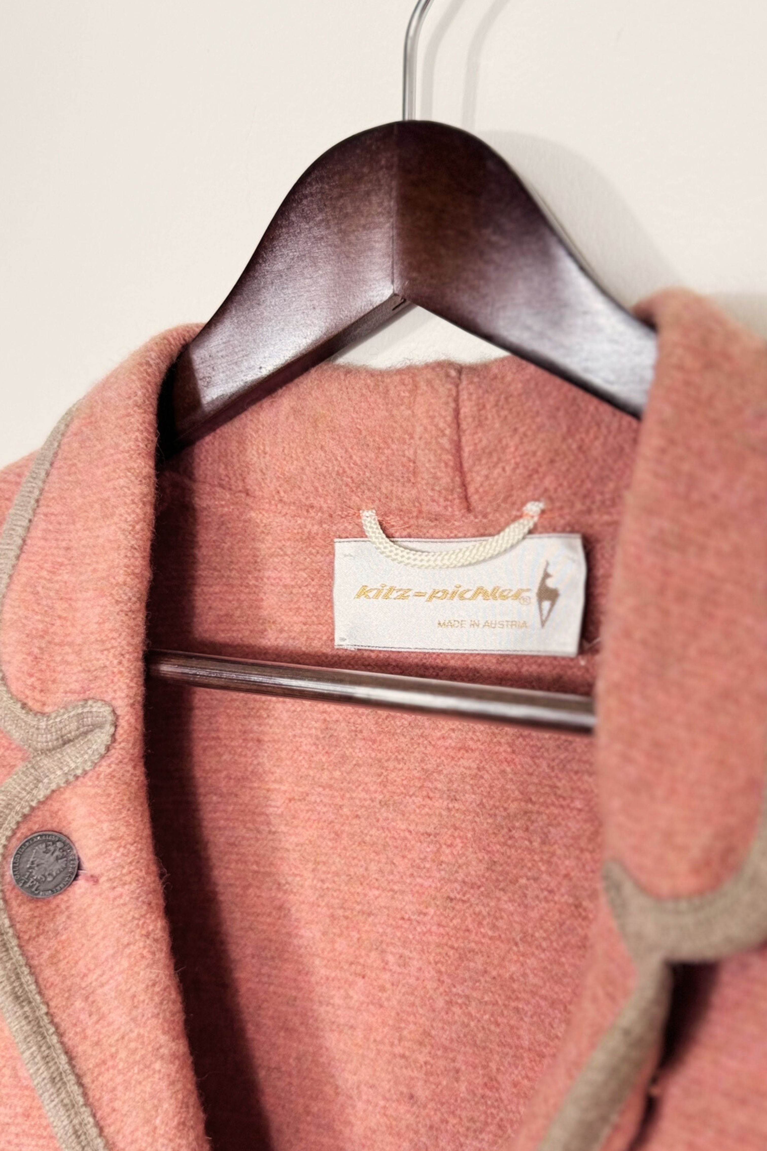 Veste autrichienne en laine rose