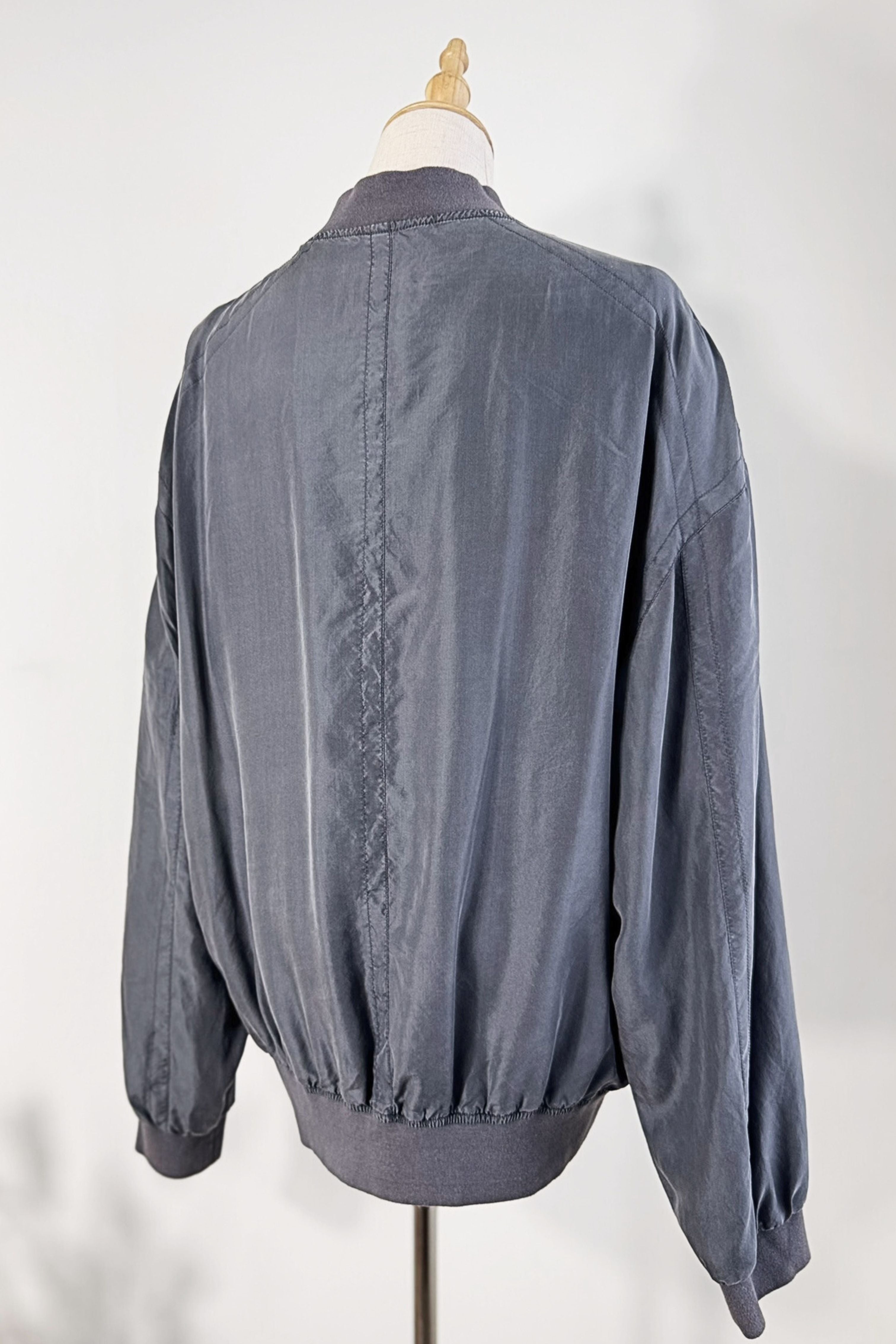 Veste bomber en soie gris fonce