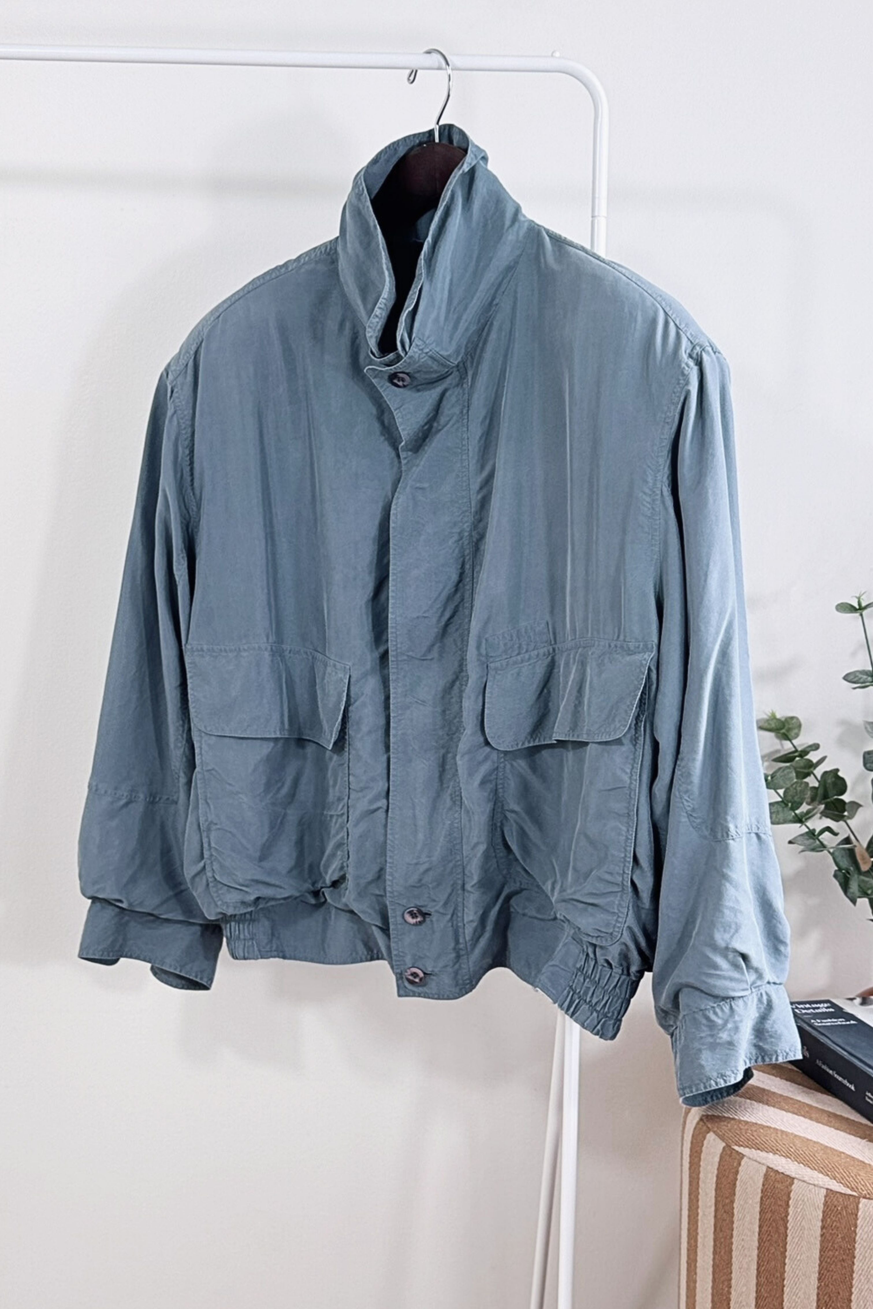 Veste bomber en soie bleu gris