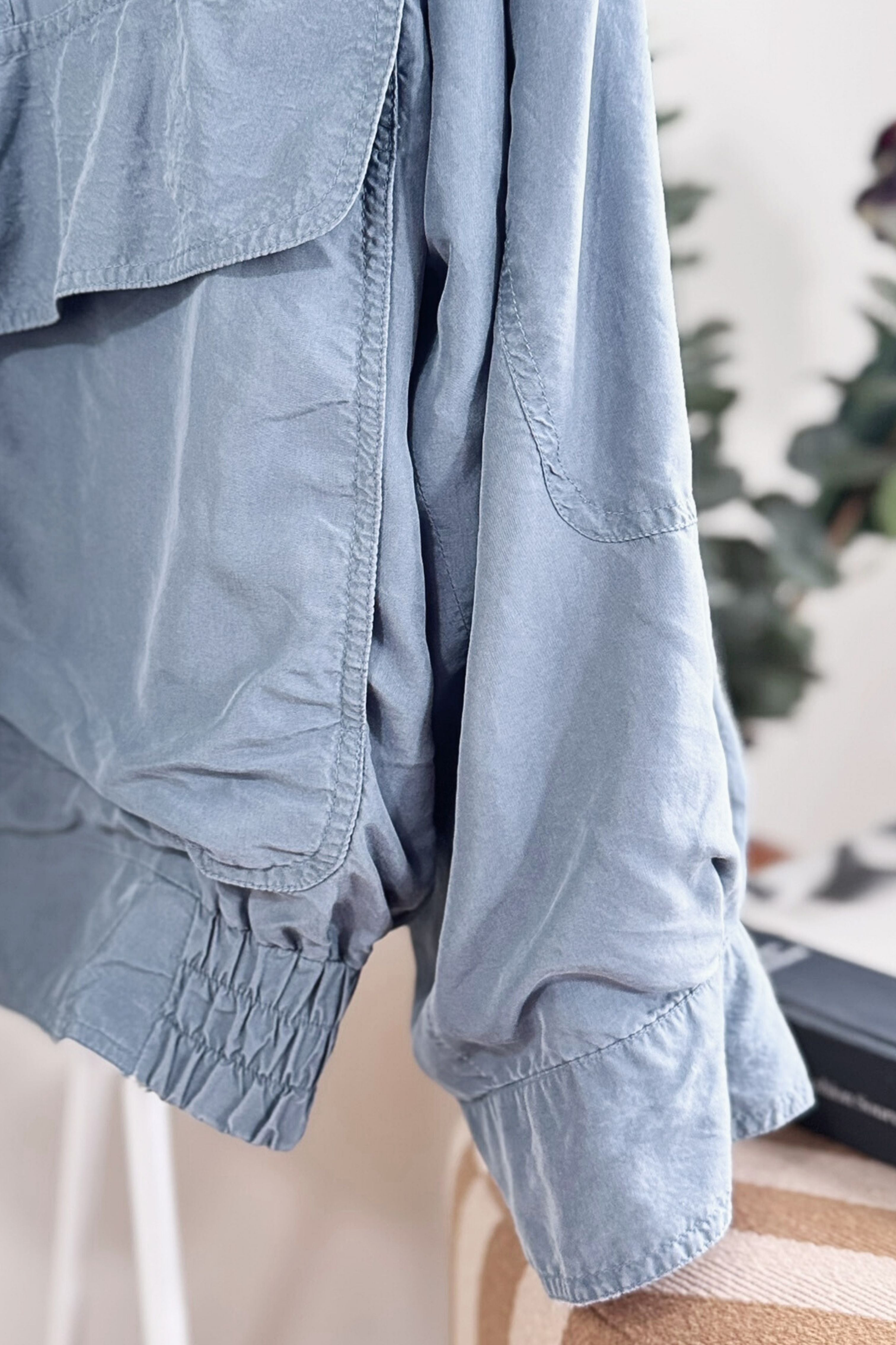 Veste bomber en soie bleu gris