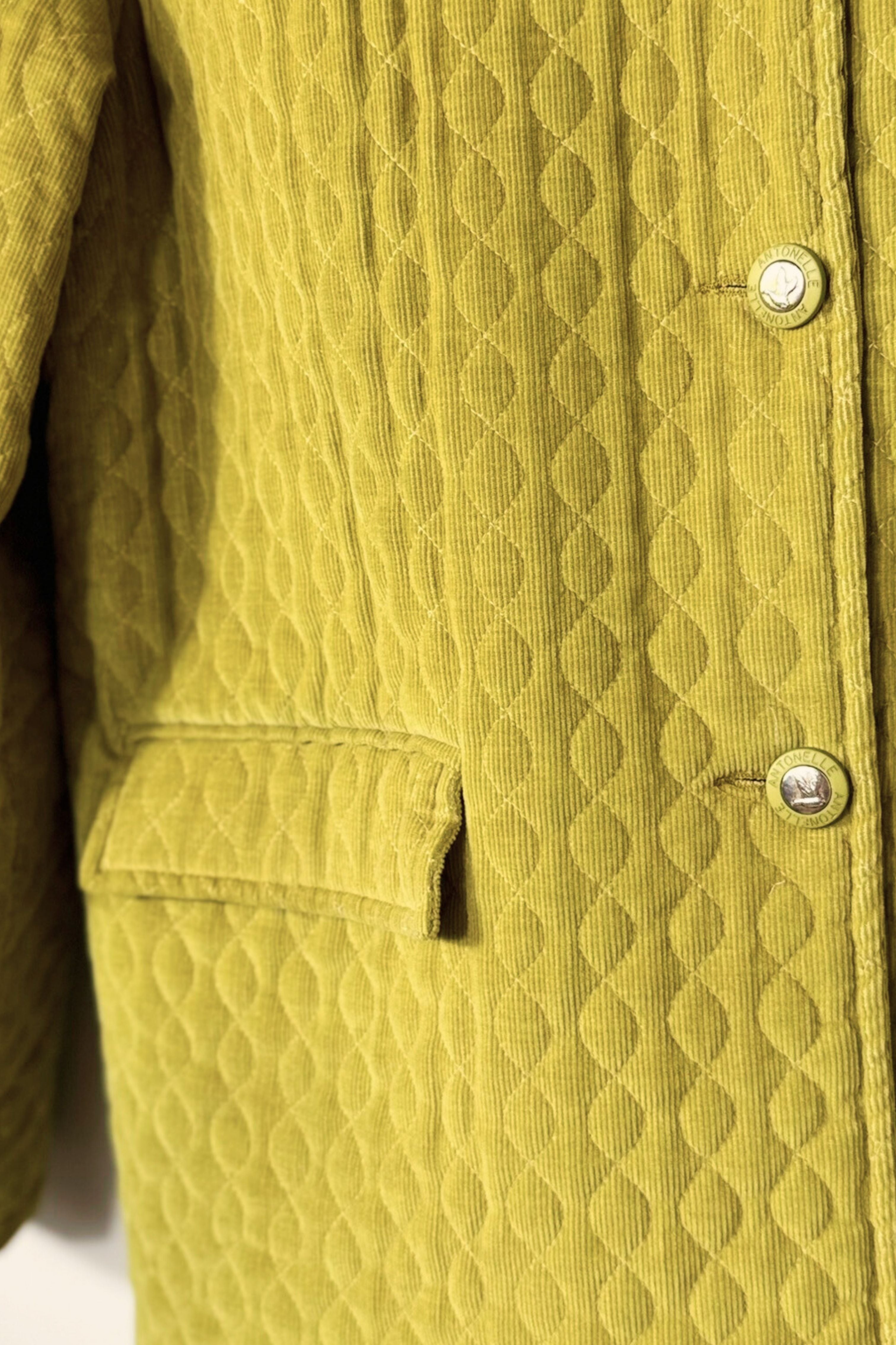 Long khaki quilted jacket