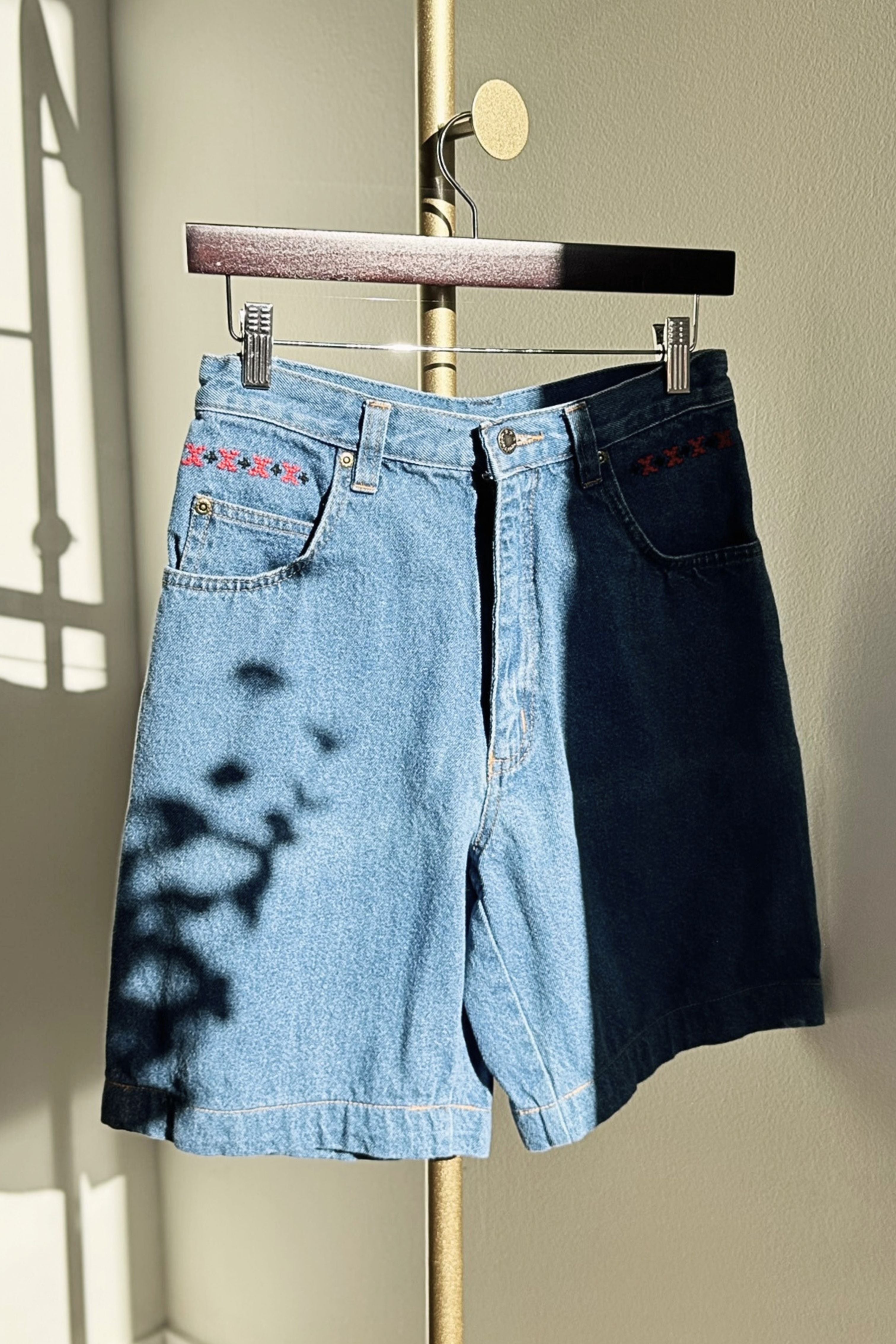 Bermuda en jeans brodé bleu moyen