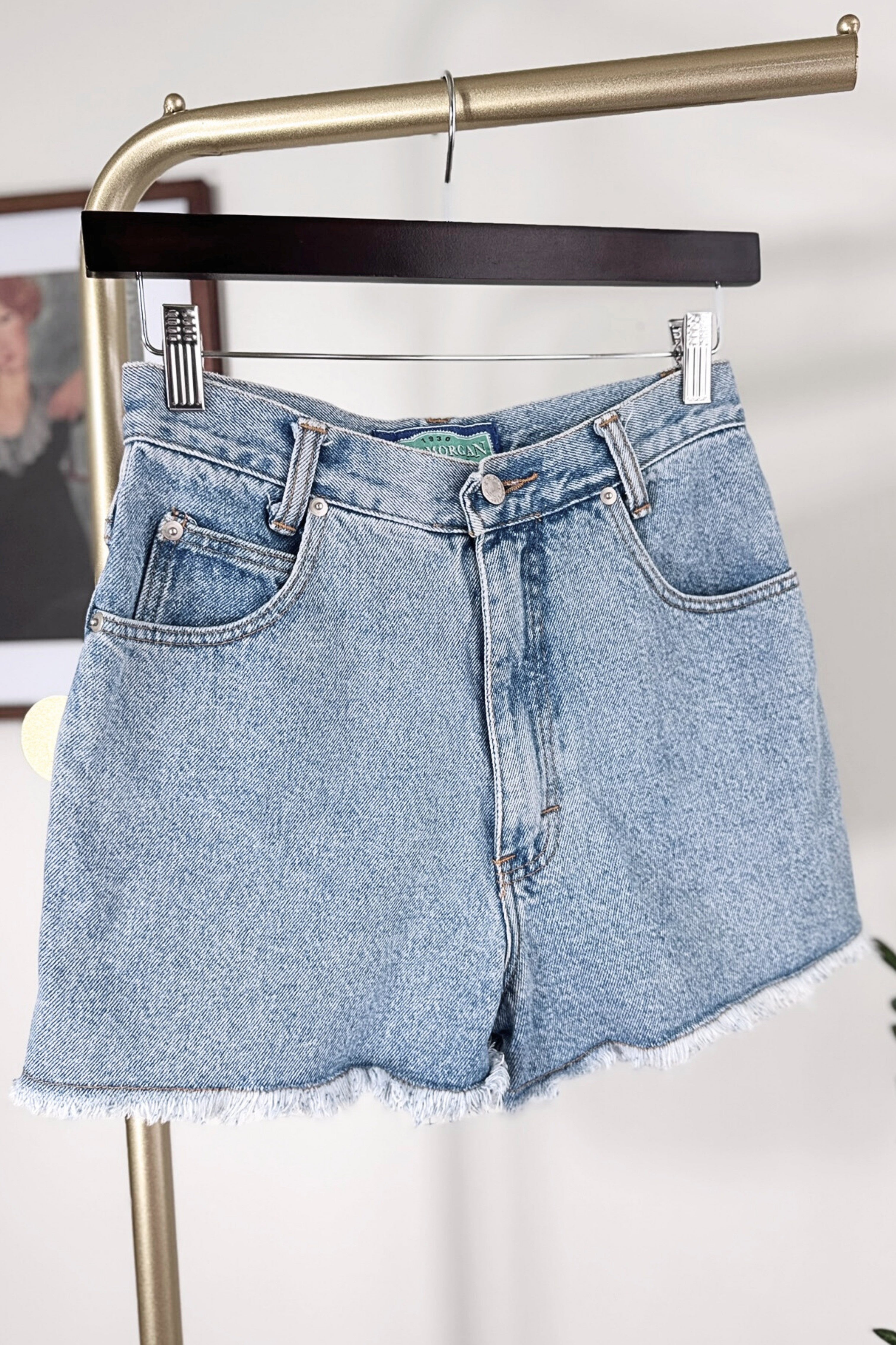 Short en jeans court effiloché denim clair