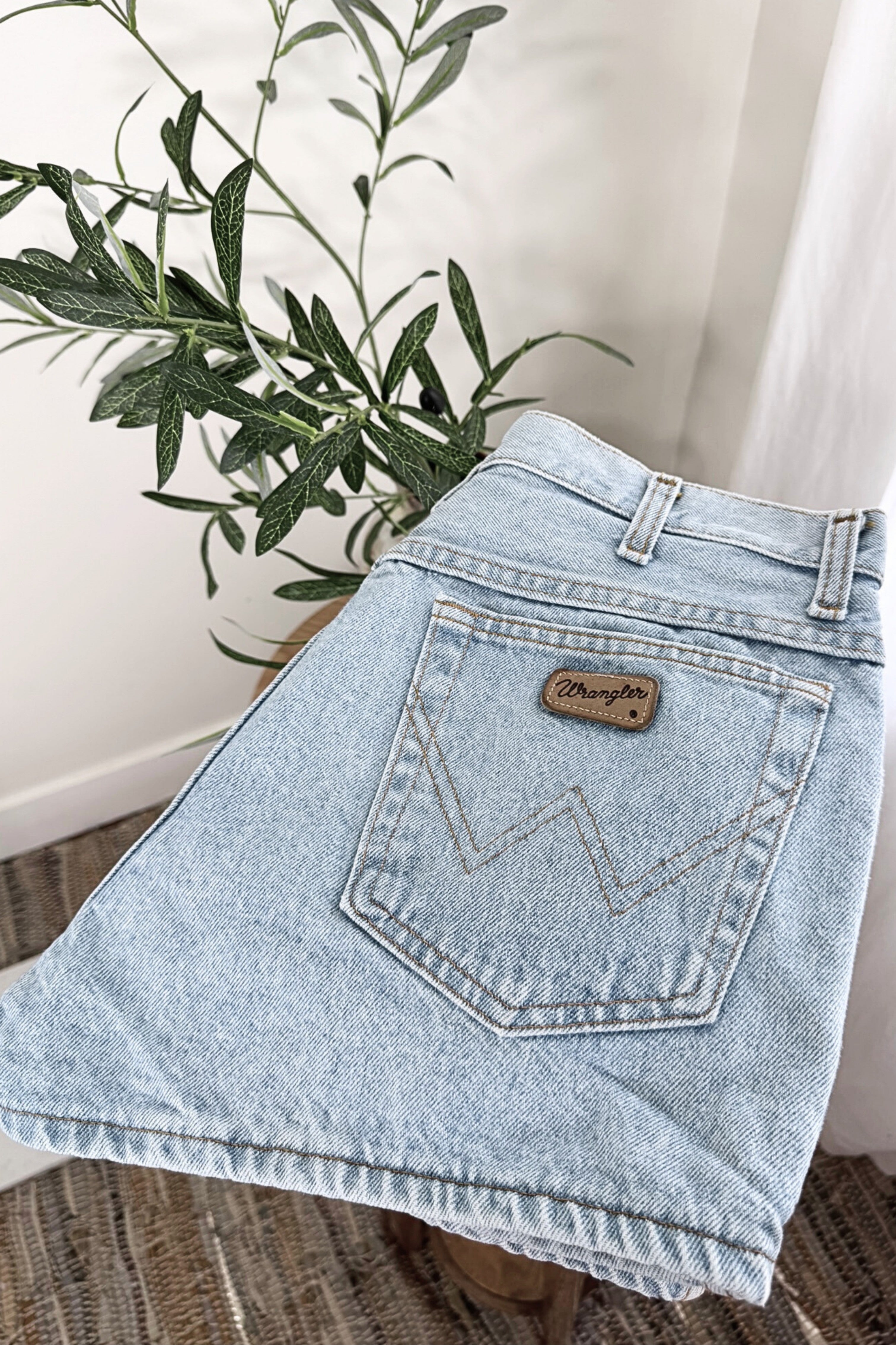 Short en jeans très court denim clair