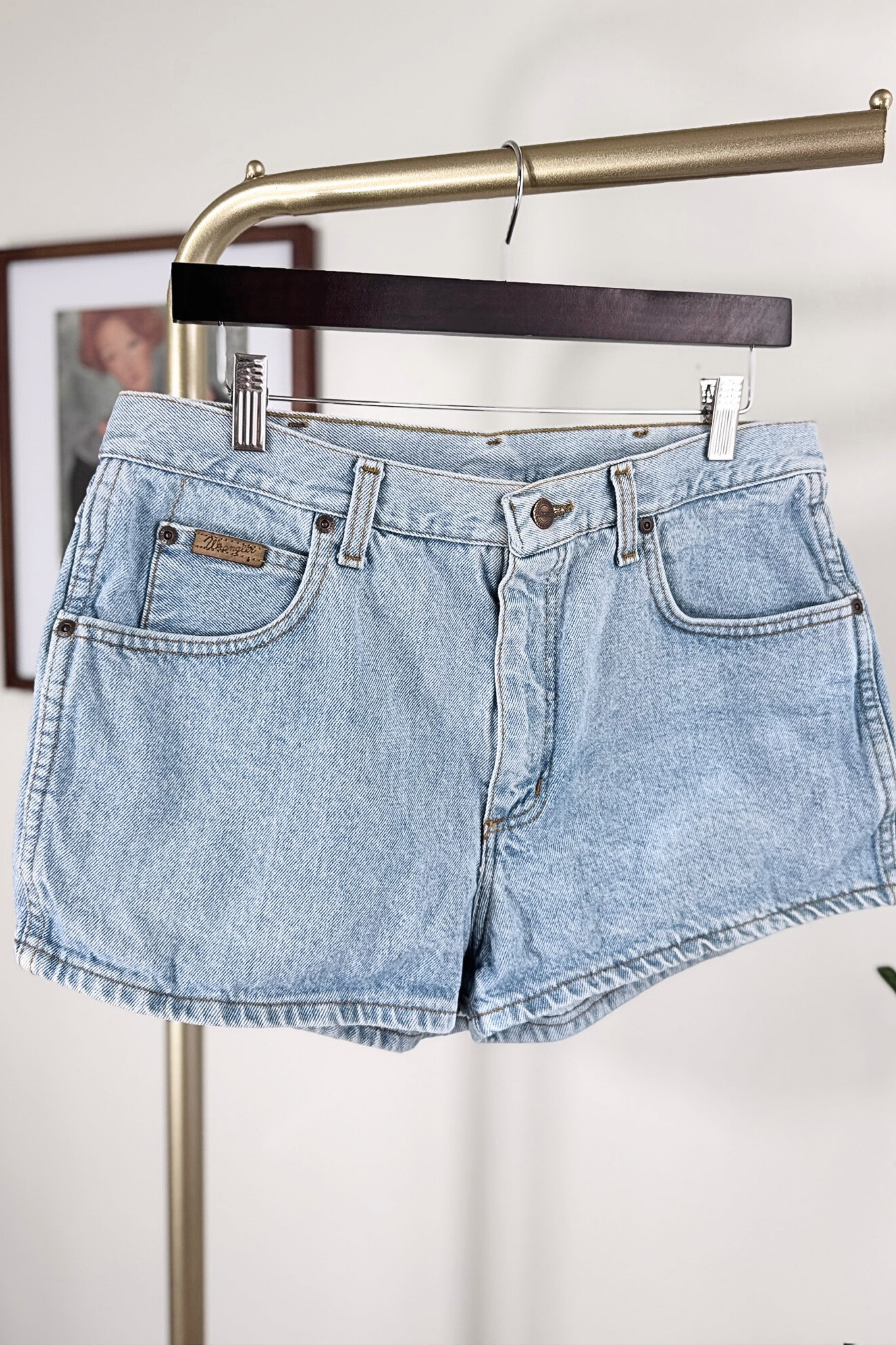 Short en jeans très court denim clair
