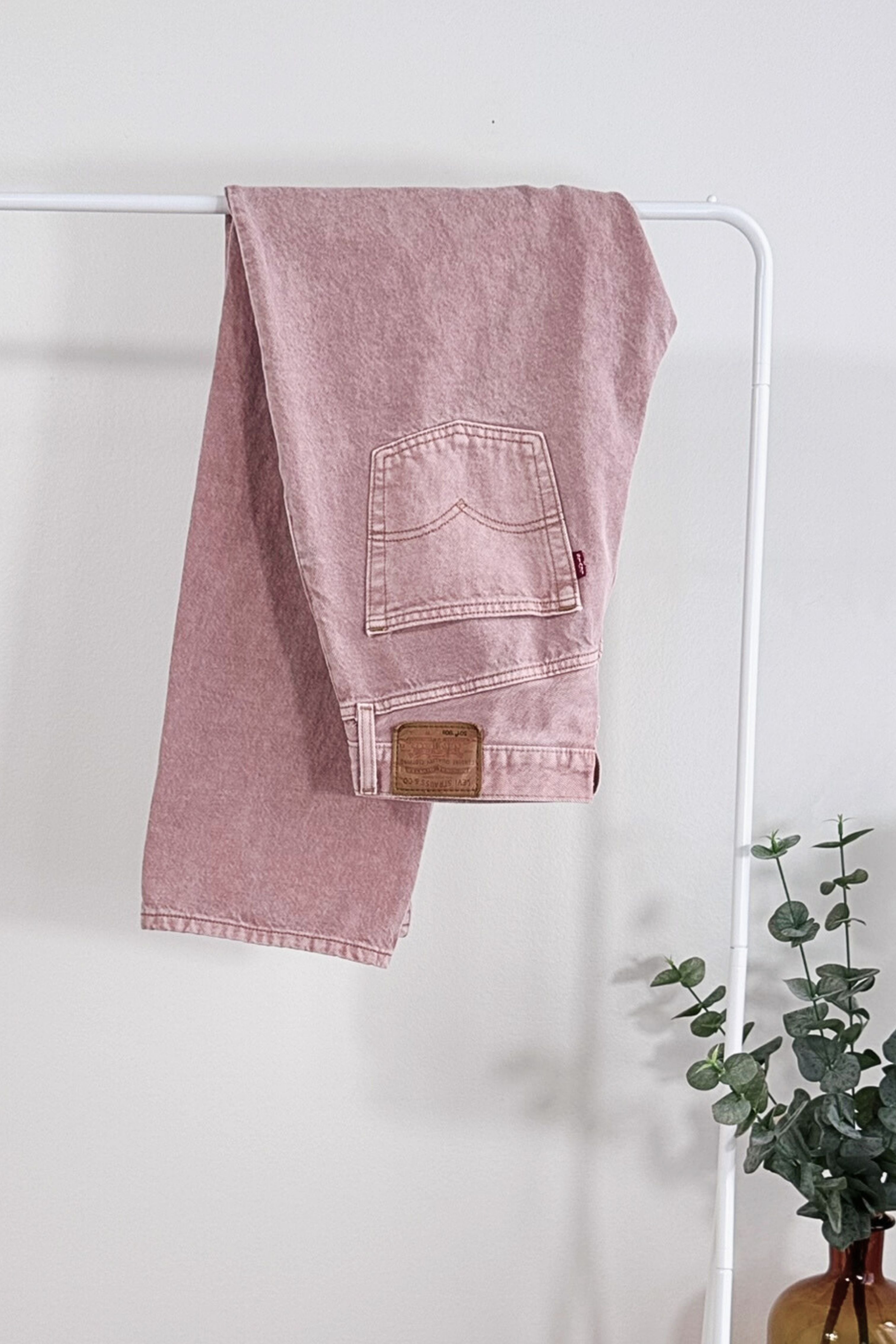 Jeans Levi's 501 W28 L30 rose