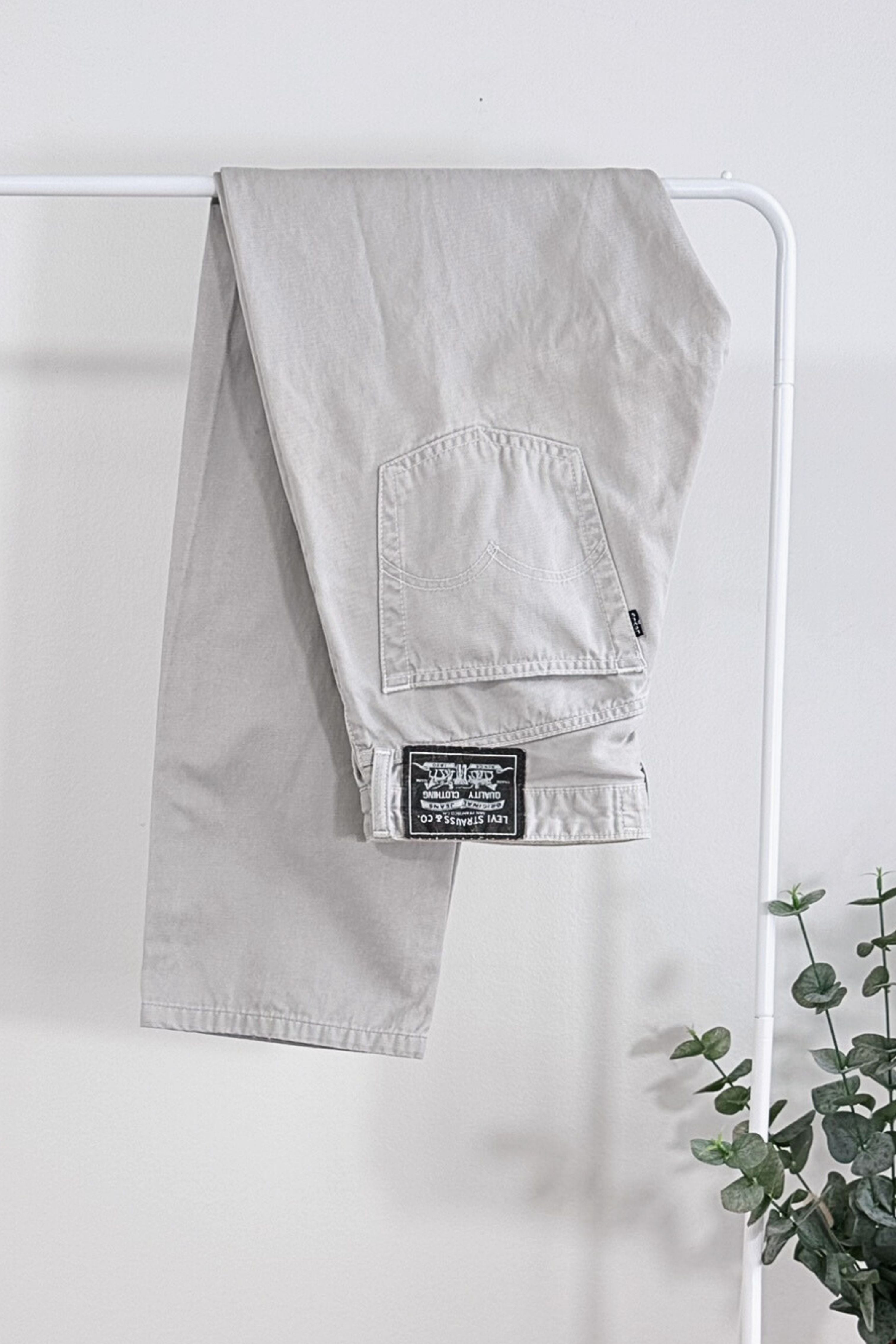 Jeans Levi's 501 W31 L32 gris clair