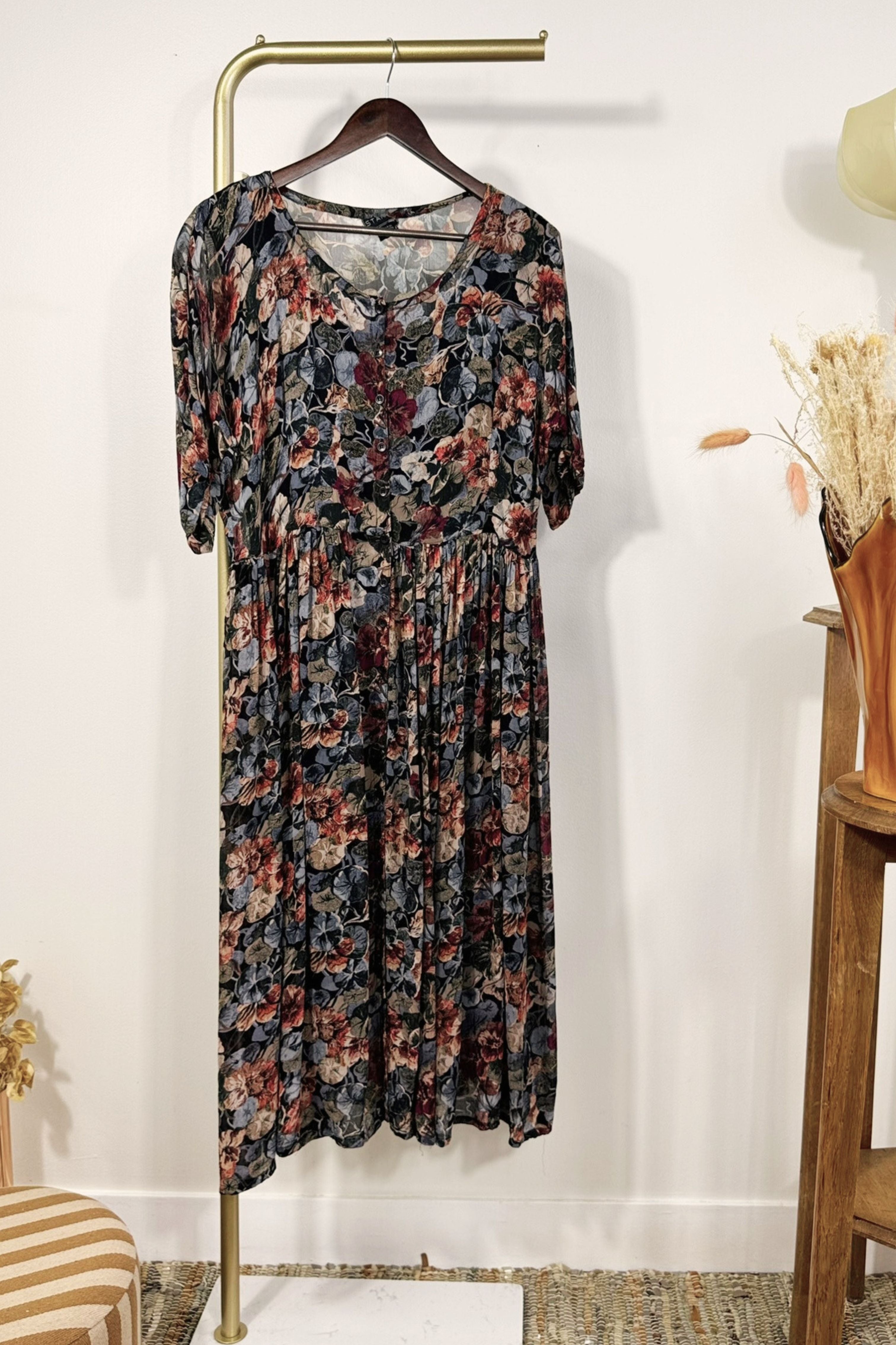 Robe longue à fleurs noire