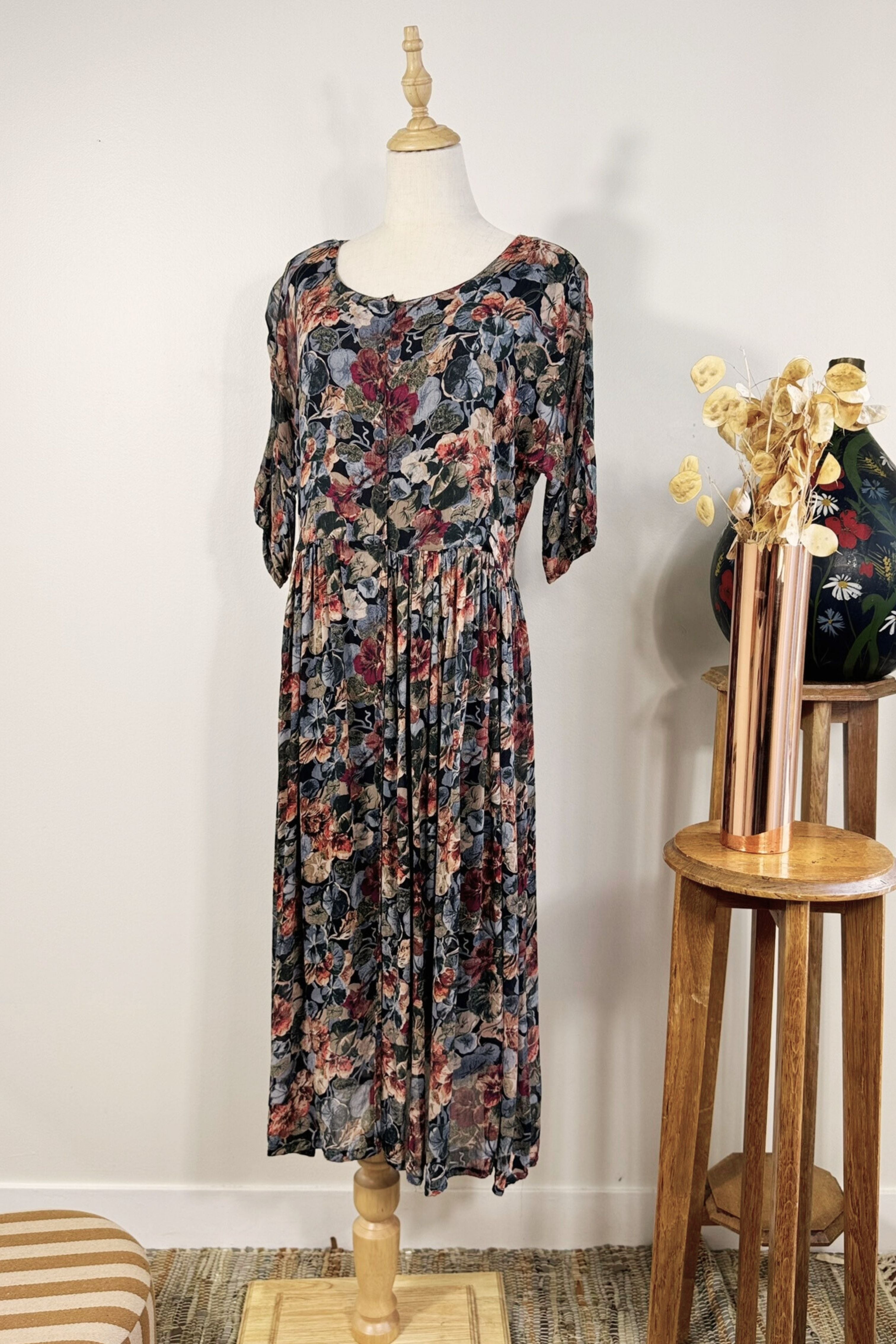 Robe longue à fleurs noire