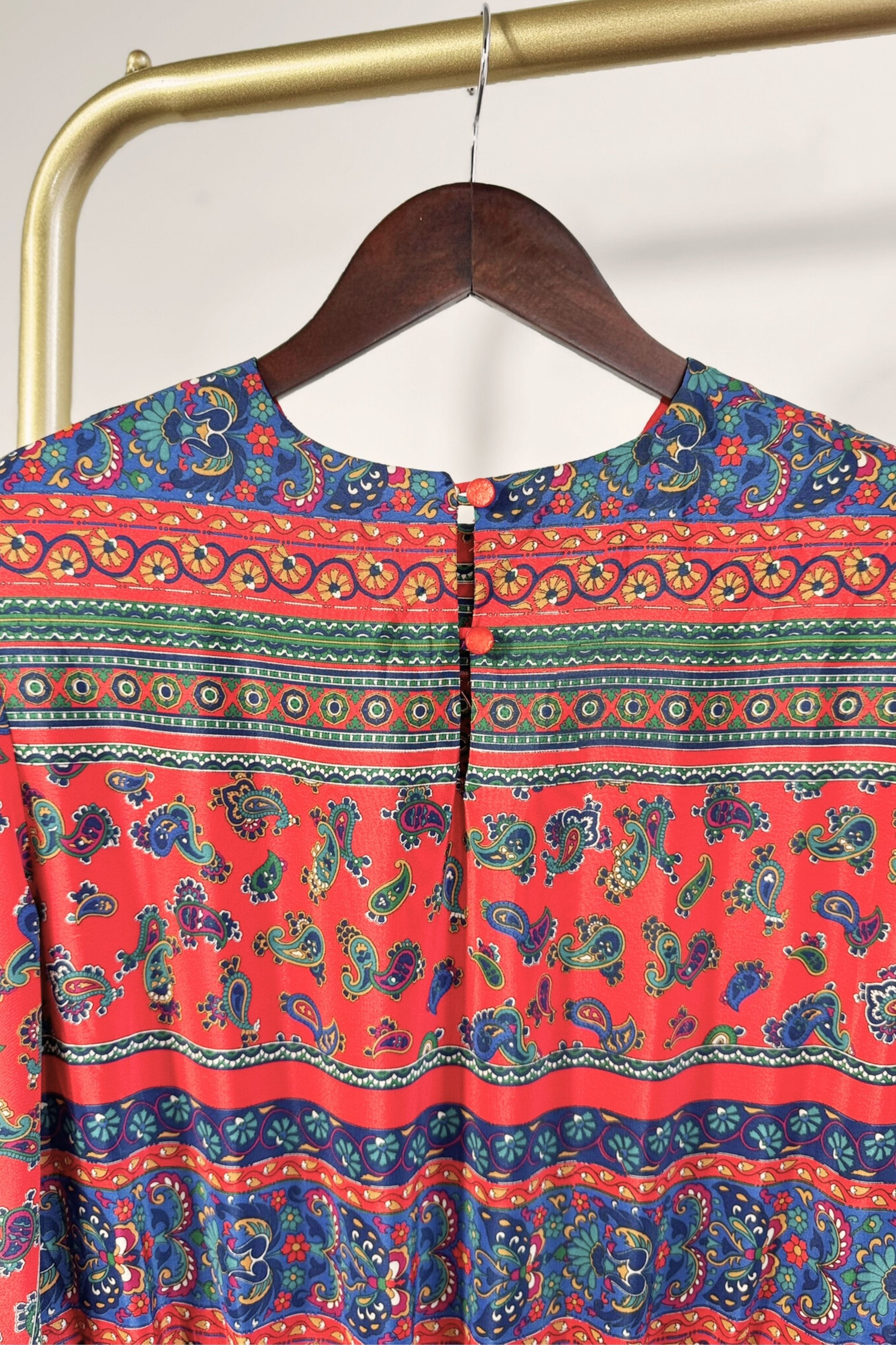 Robe longue à motifs cachemire rouge