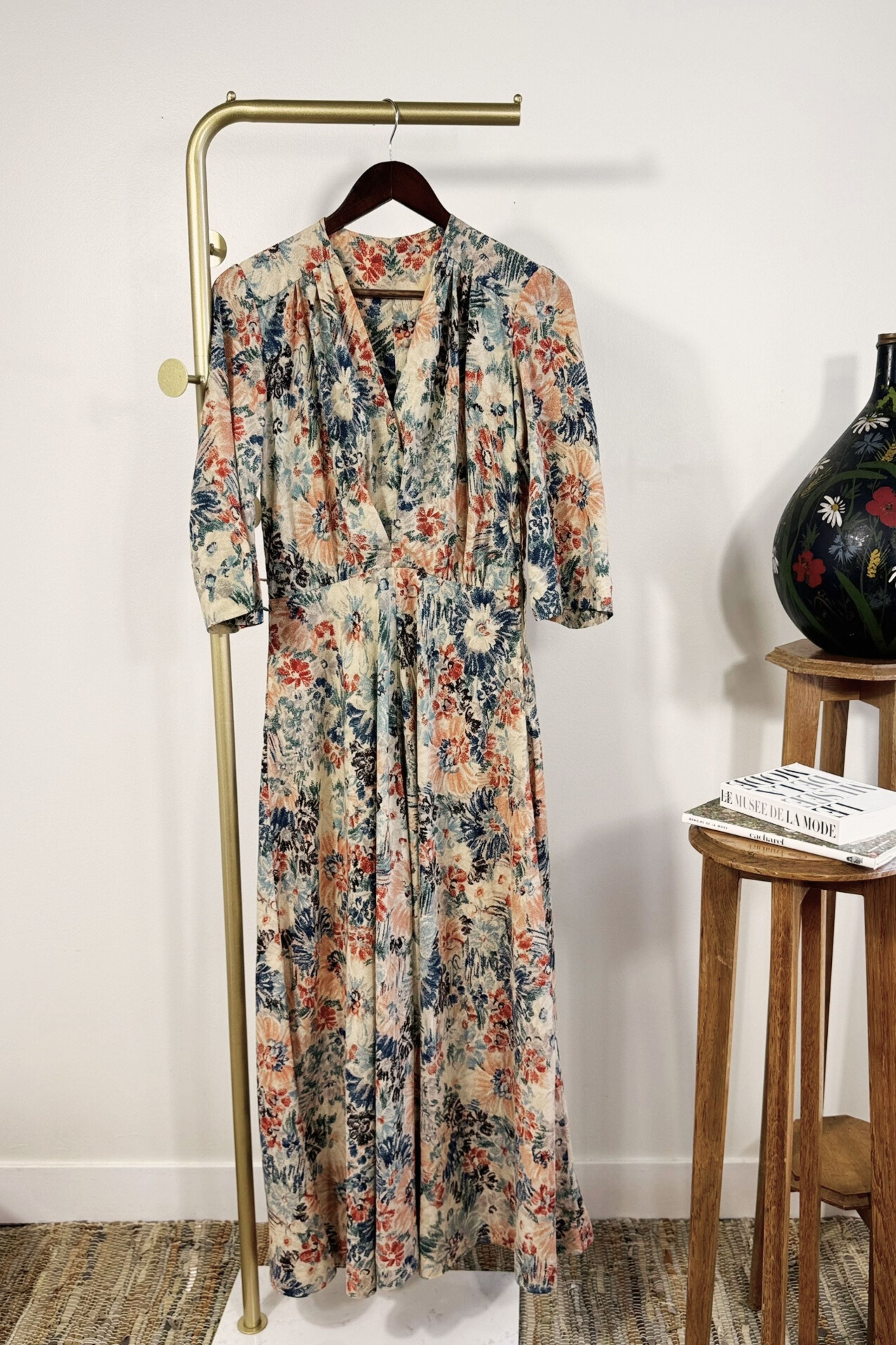 Robe longue évasée à fleurs beige