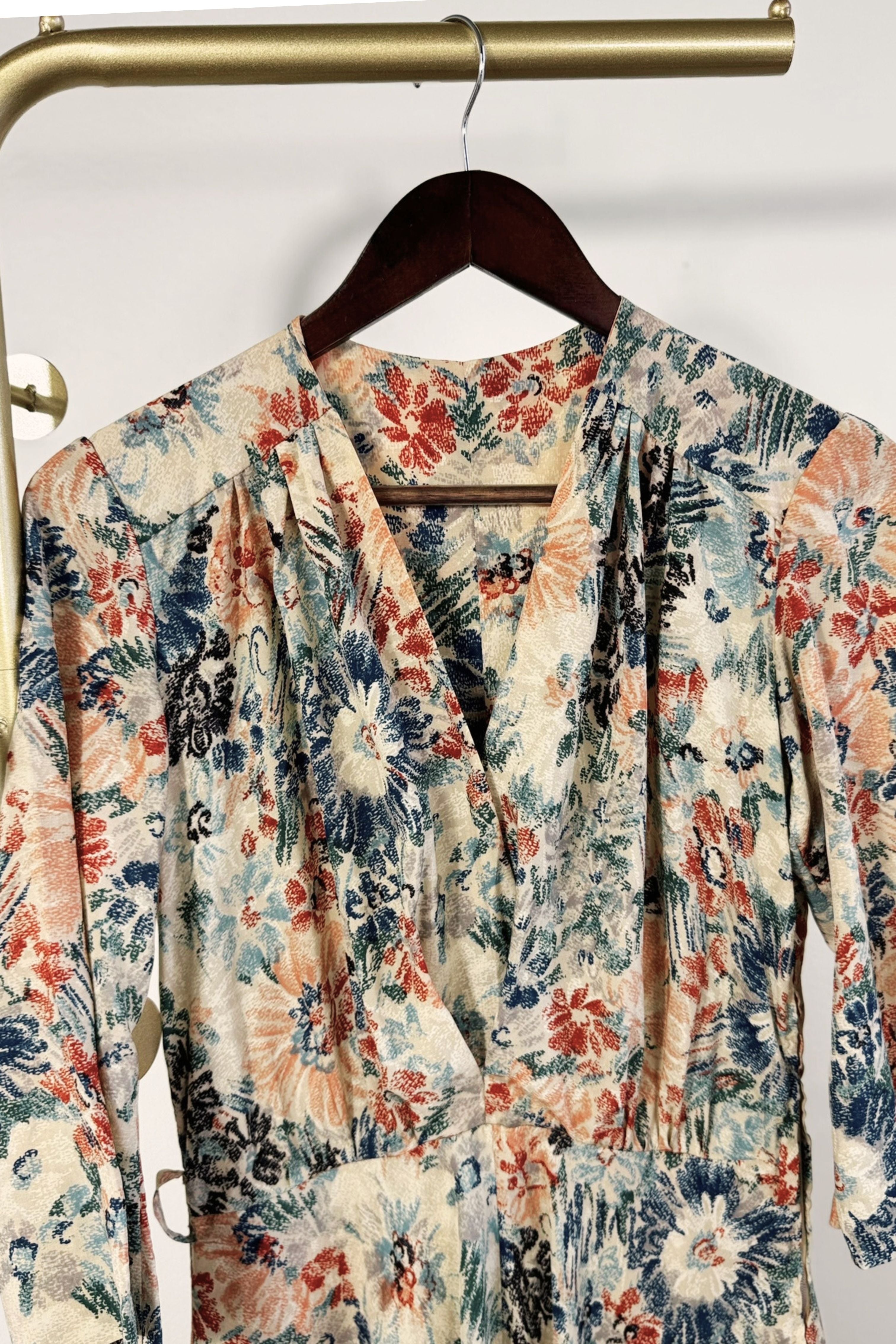 Robe longue évasée à fleurs beige