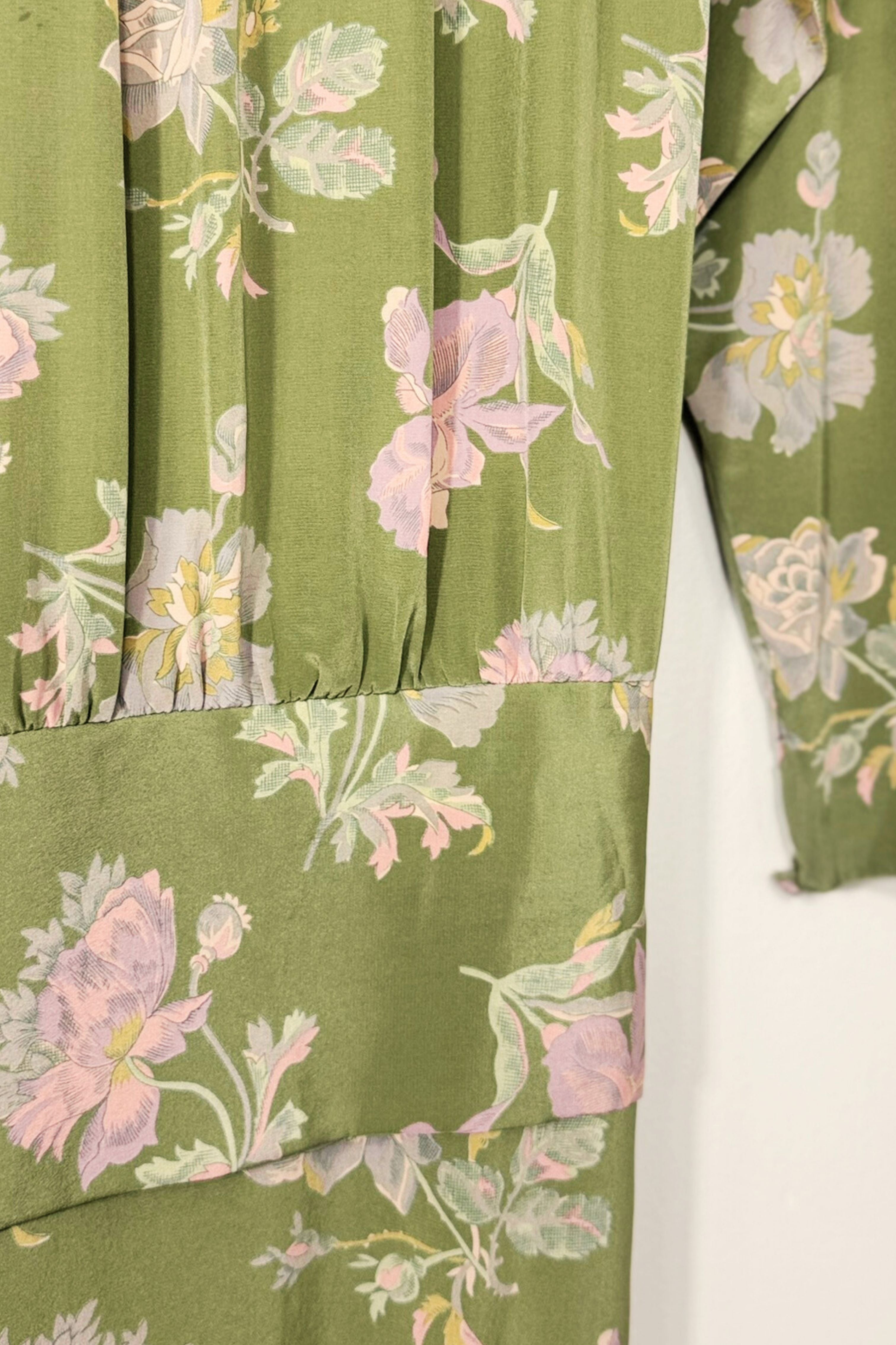 Robe midi en soie à fleurs kaki