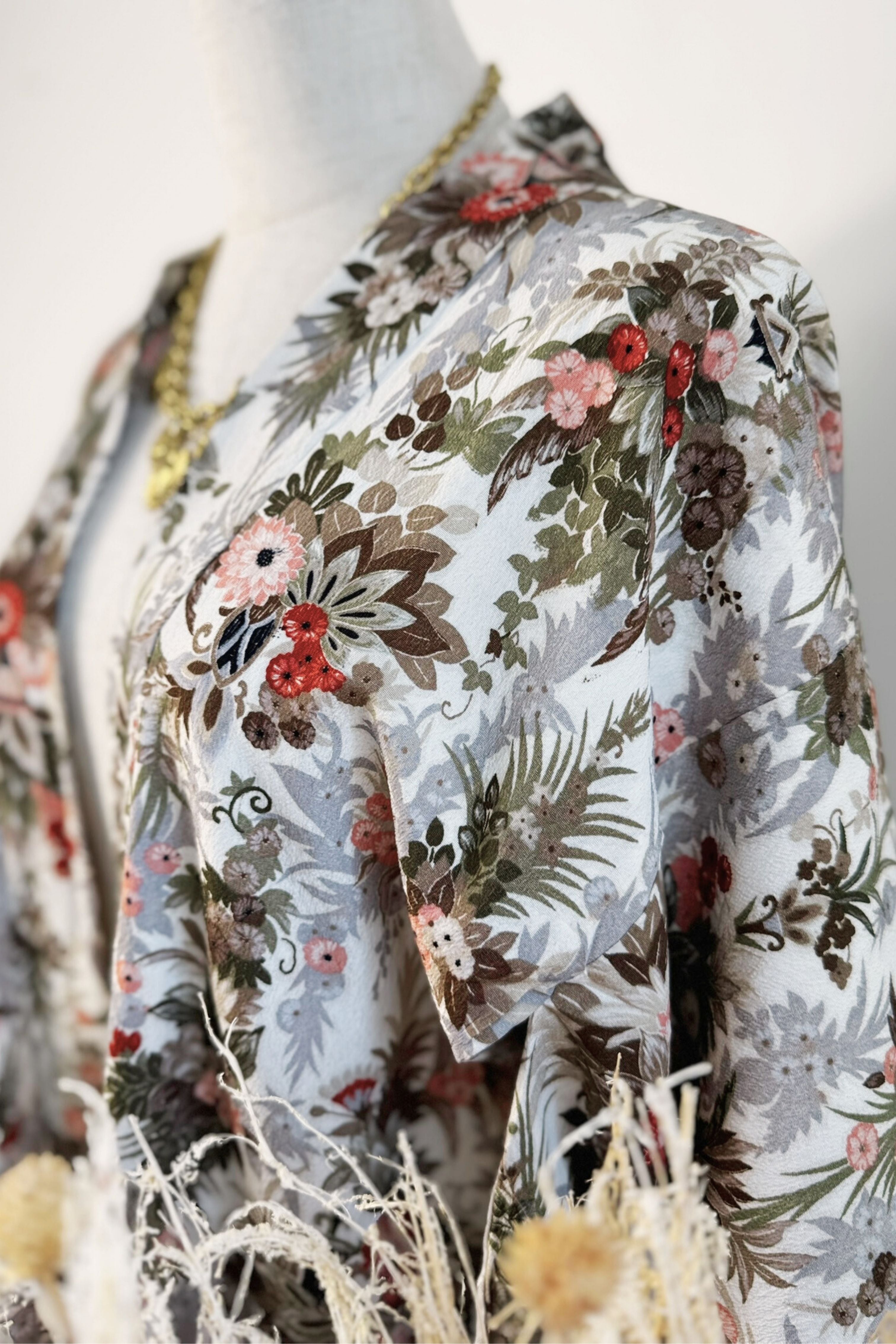 Short blue patterned kimono