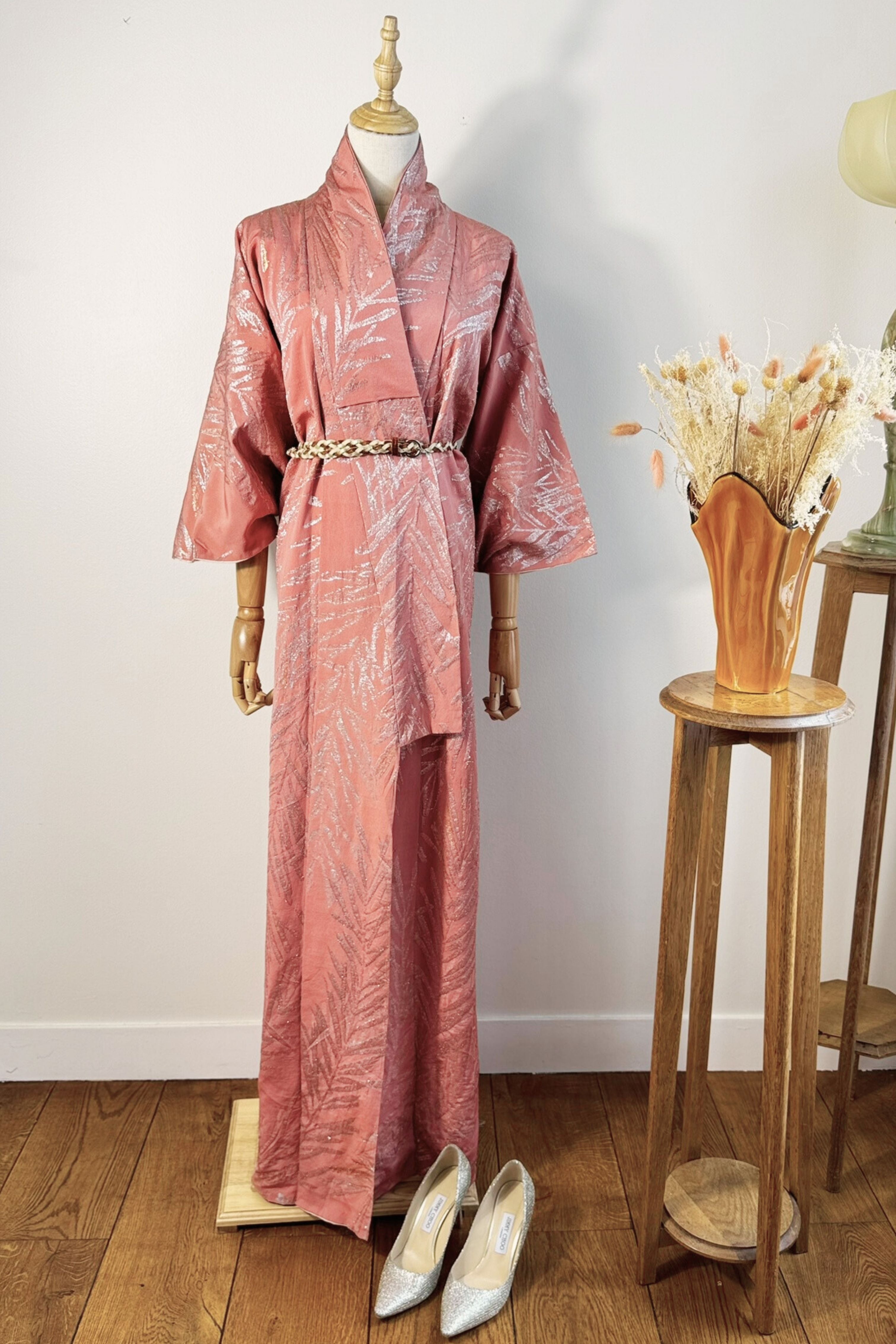 Kimono long rose à motifs argentés