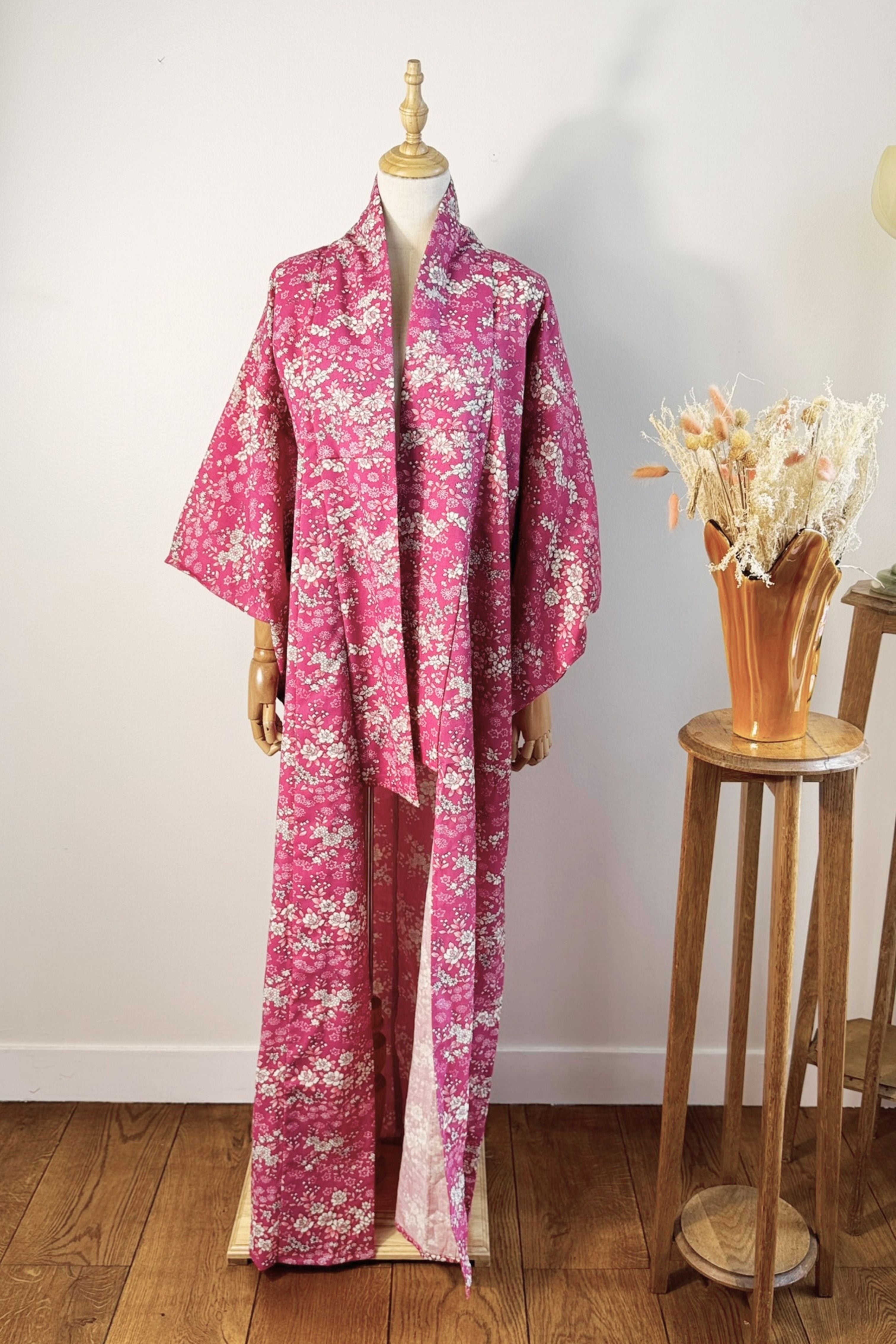 Kimono long rose à fleurs