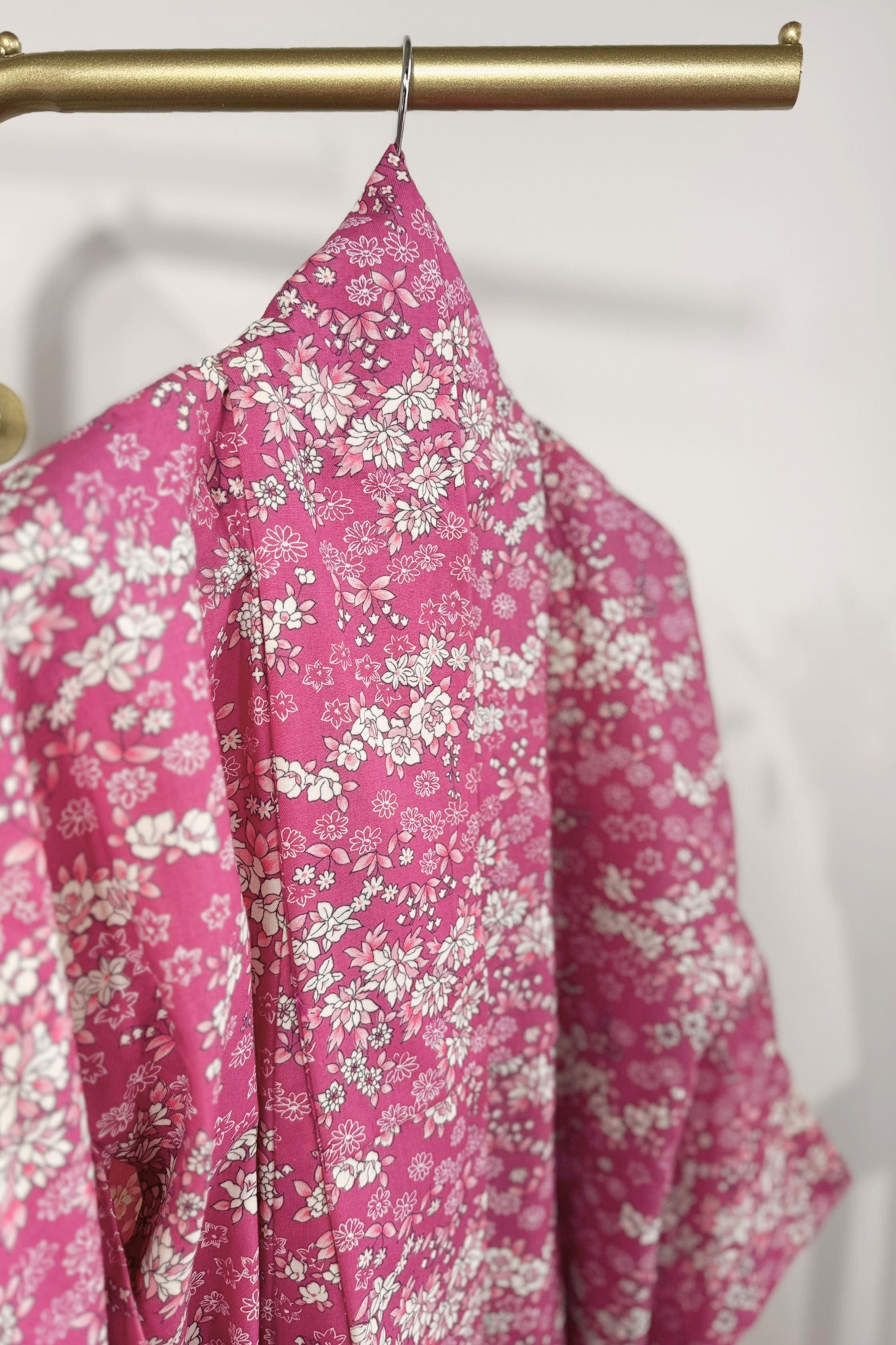 Kimono long rose à fleurs