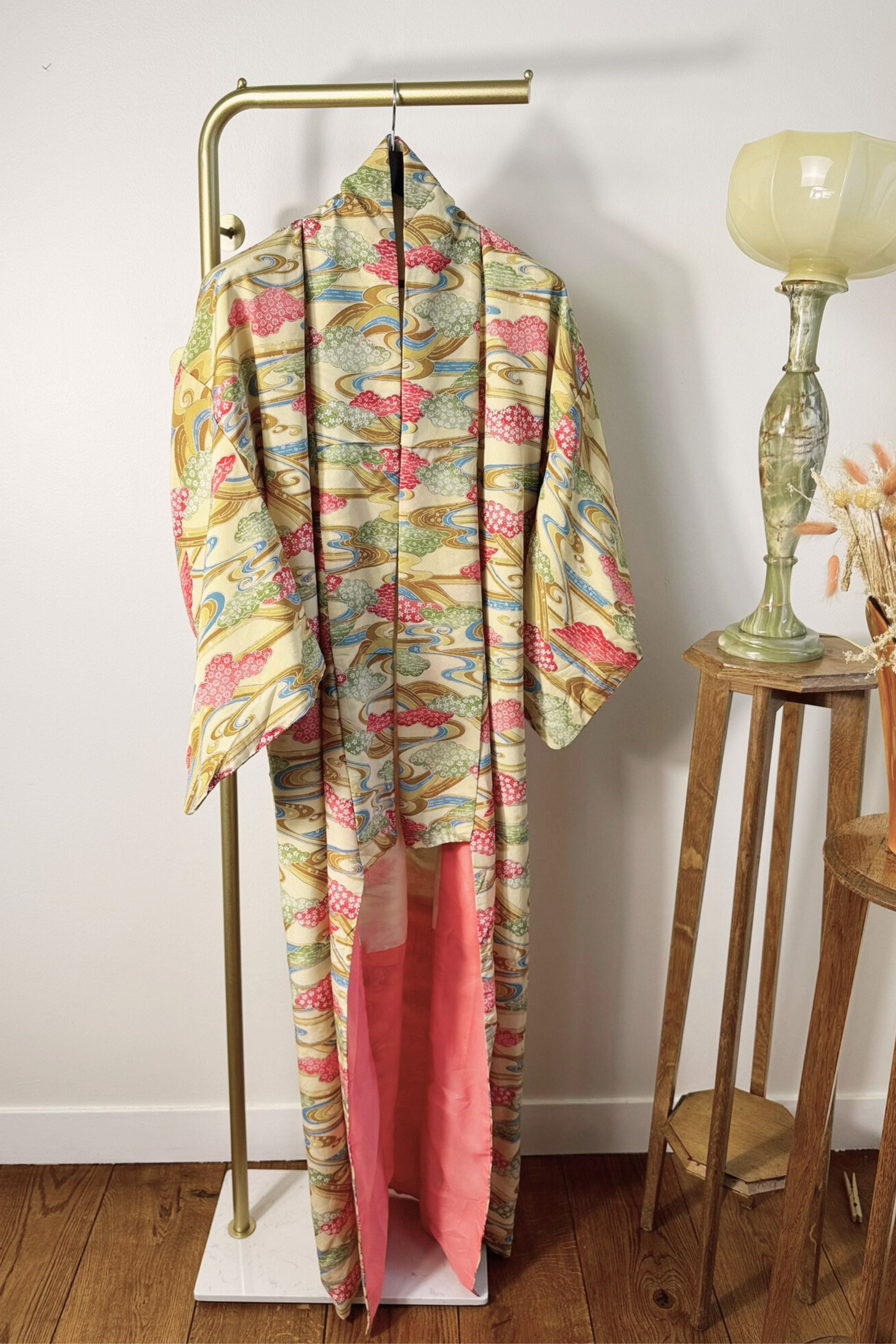 Kimono long beige à motifs japonais
