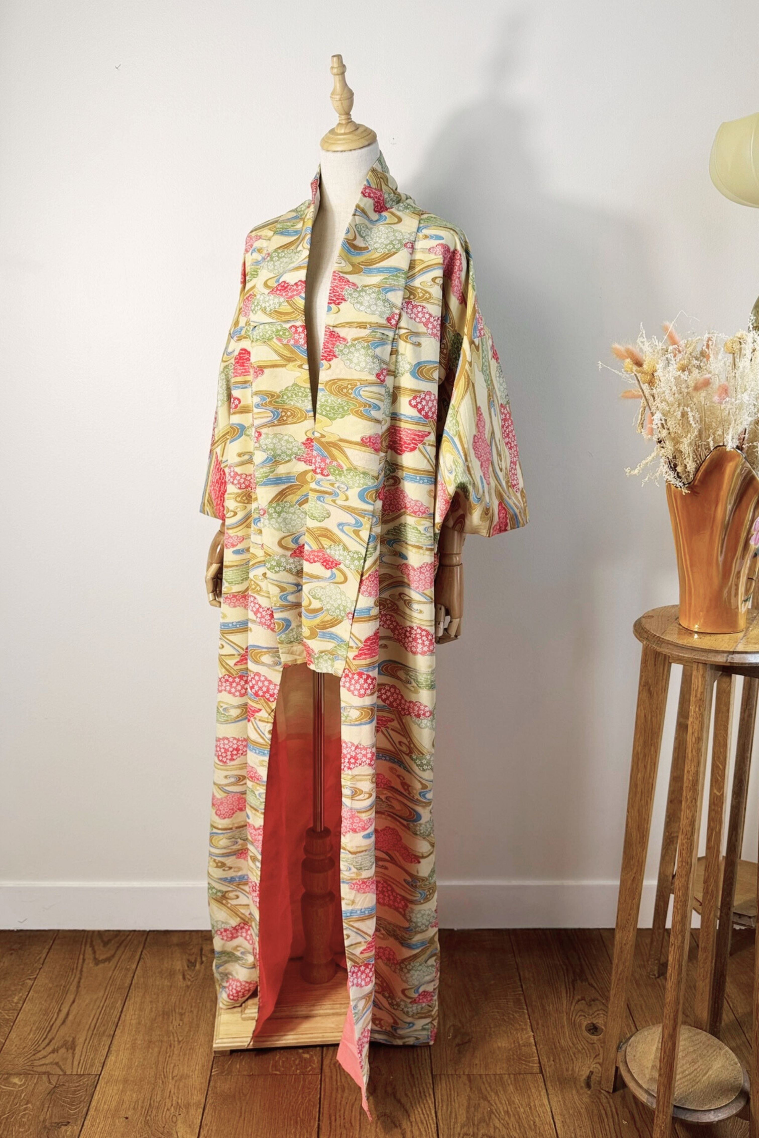 Kimono long beige à motifs japonais