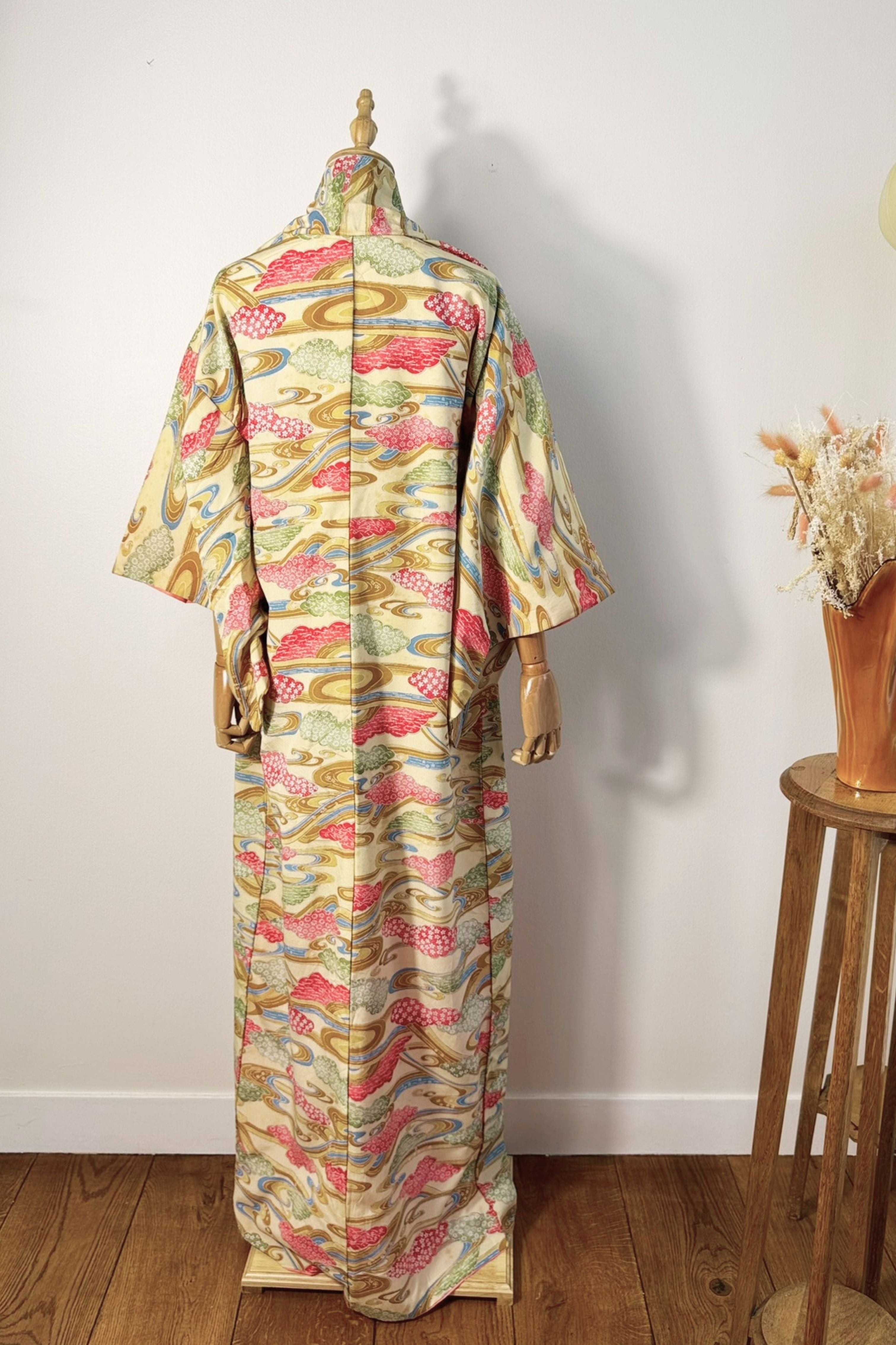 Kimono long beige à motifs japonais