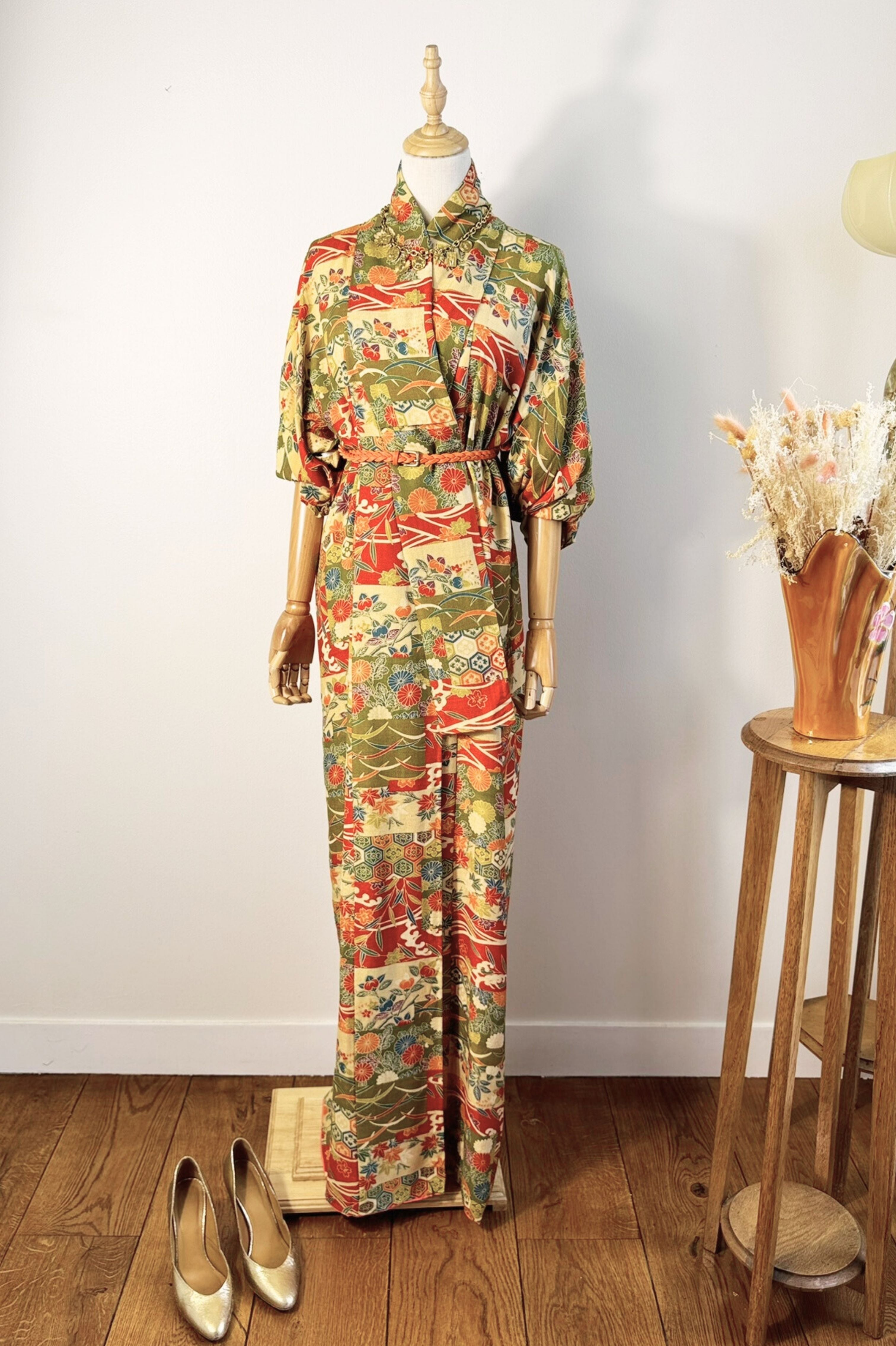 Kimono long kaki à motifs colorés